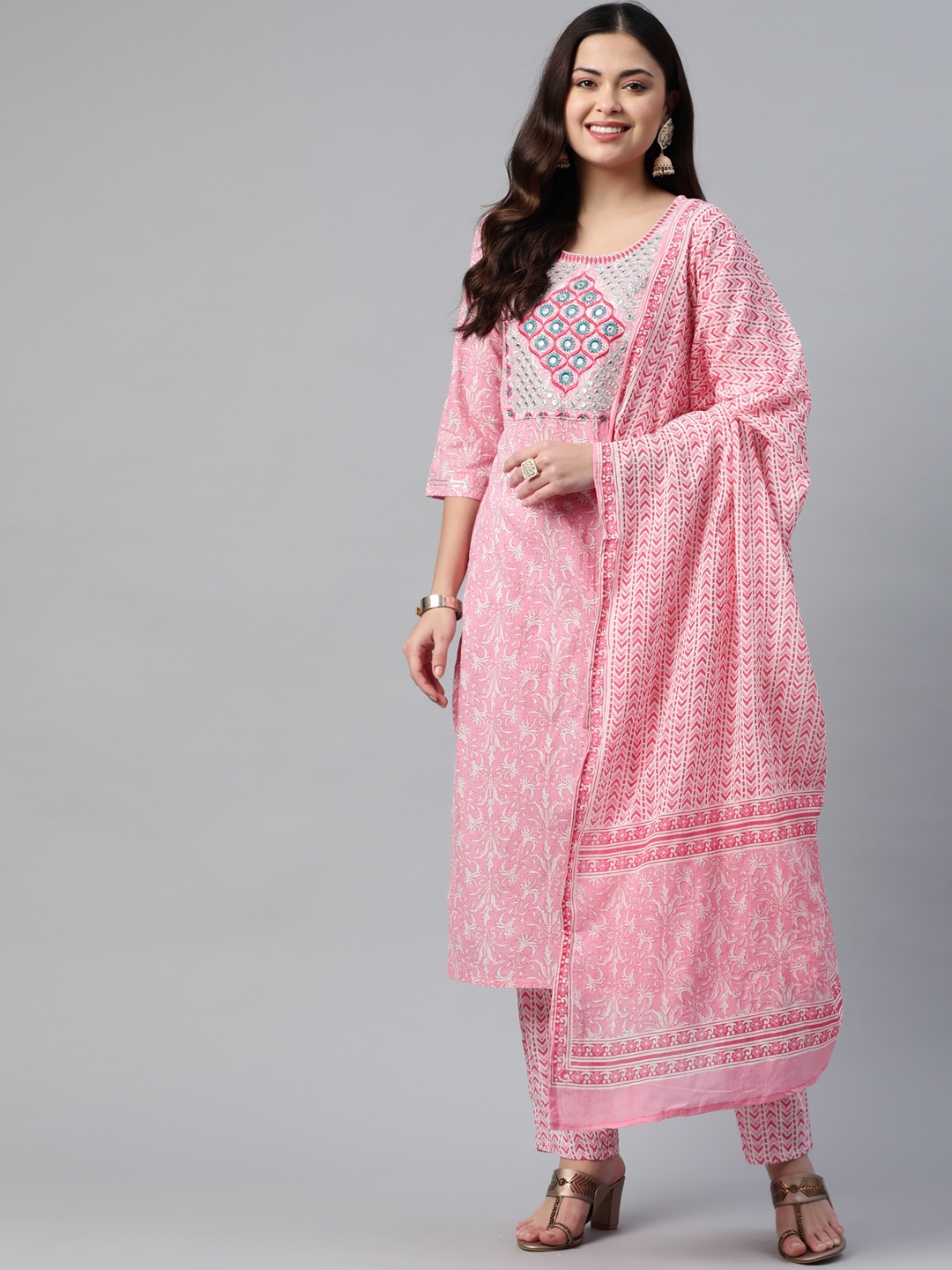 Readiprint Fashions Women Pink Floral Printed Thread Work Pure Cotton Kurta with Trousers & With Dupatta
Readiprint Fashions Women Pink Floral Printed Thread Work Pure Cotton Kurta with Trousers & With Dupatta