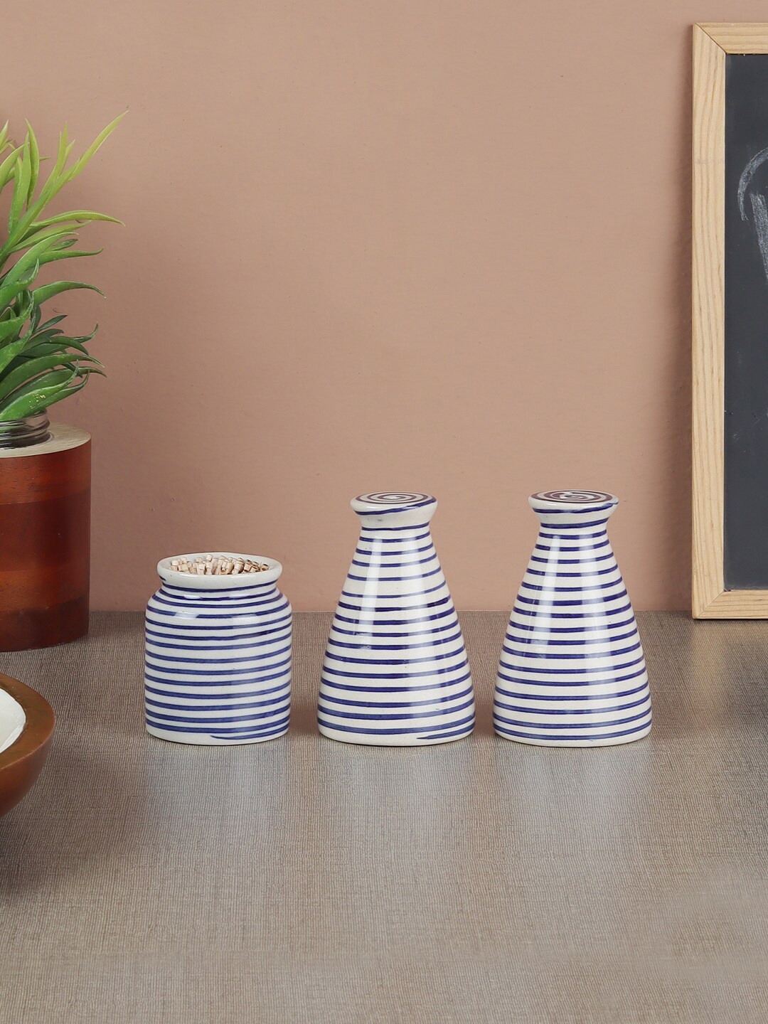 VarEesha Parikrama Set of 3 Blue & White Spiral Salt & Pepper with Toothpick Holder Set
VarEesha Parikrama Set of 3 Blue & White Spiral Salt & Pepper with Toothpick Holder Set