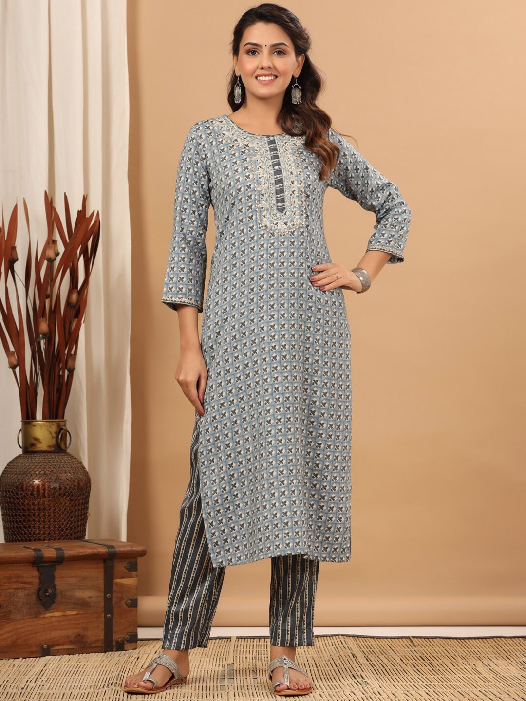 ETHNIC STREET Ethnic Motifs Printed Sequinned Kurta with Trousers, Grey