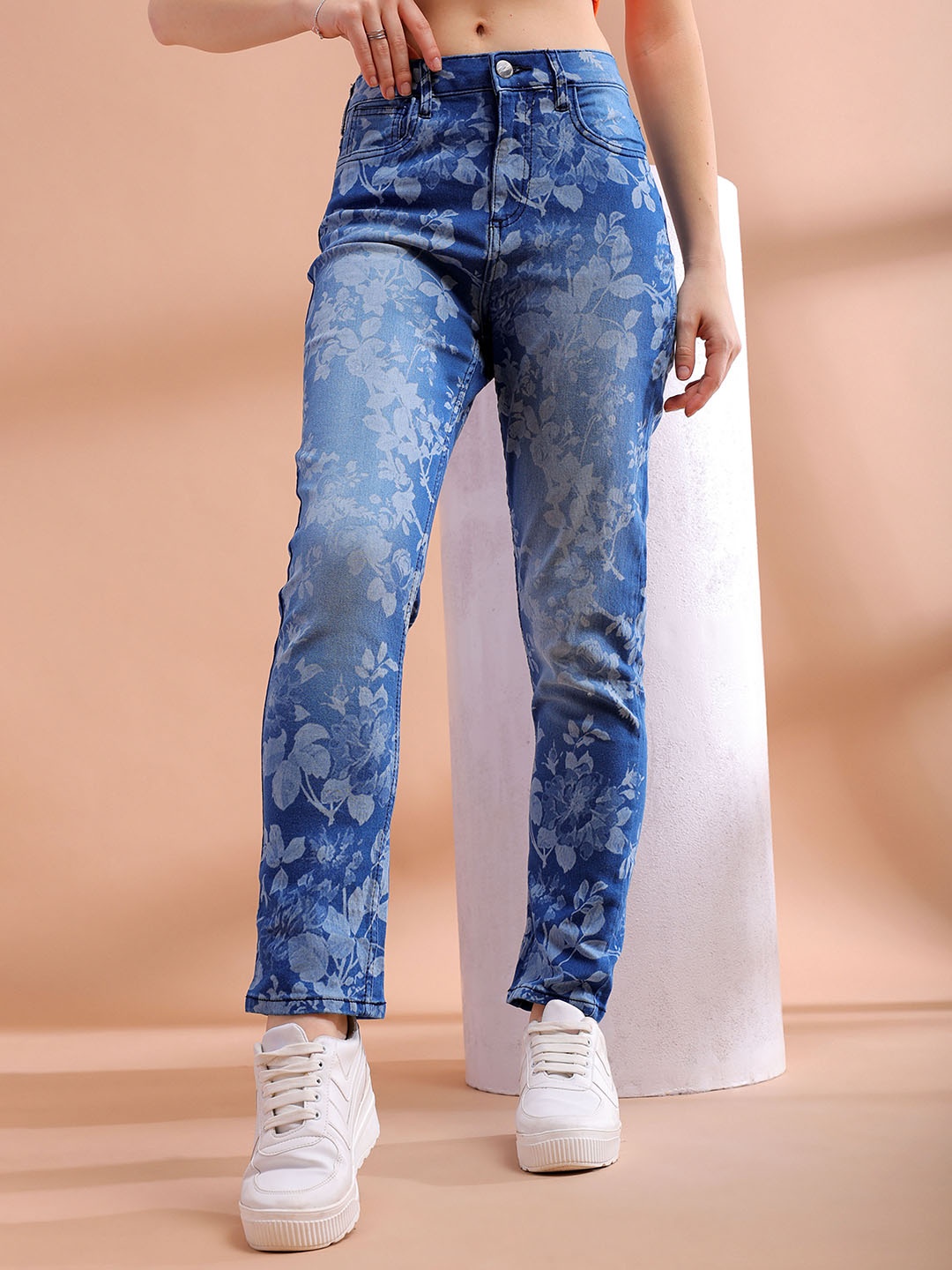 Freehand by The Indian Garage Co Women Skinny Fit Highly Distressed Light Fade Stretchable Jeans, Blue
Freehand by The Indian Garage Co Women Skinny Fit Highly Distressed Light Fade Stretchable Jeans, Blue