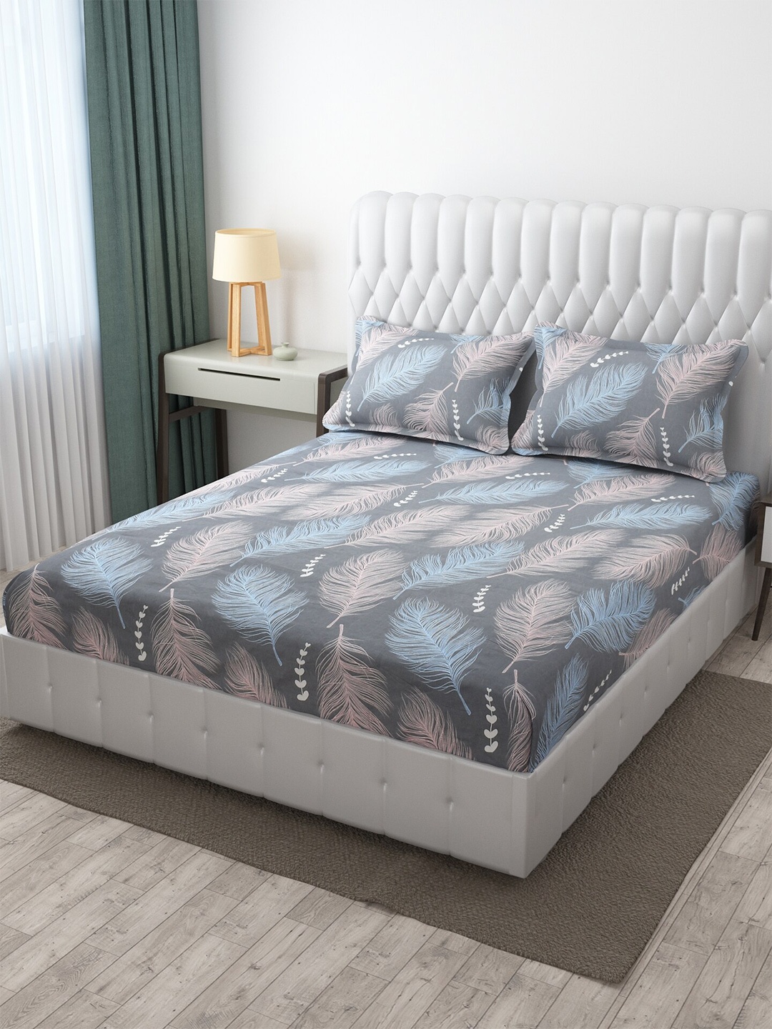 Molly & Michel Grey & Peach-Coloured Floral 210 TC Queen Bedsheet with 2 Pillow Covers
Molly & Michel Grey & Peach-Coloured Floral 210 TC Queen Bedsheet with 2 Pillow Covers