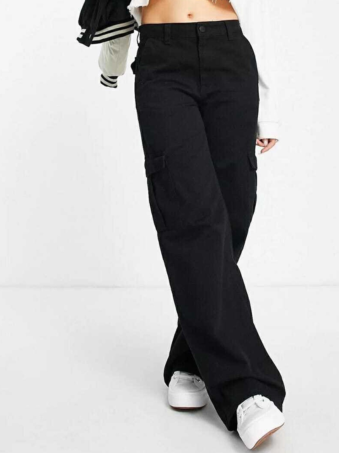 Next One Women Relaxed Straight Leg Loose Fit High-Rise Easy Wash Cargos Trouser, Black
Next One Women Relaxed Straight Leg Loose Fit High-Rise Easy Wash Cargos Trouser, Black