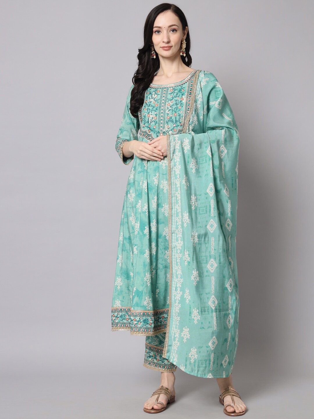 Nehamta Women Ethnic Motifs Embroidered Empire Kurta with Trouser & With Dupatta, Green
Nehamta Women Ethnic Motifs Embroidered Empire Kurta with Trouser & With Dupatta, Green
