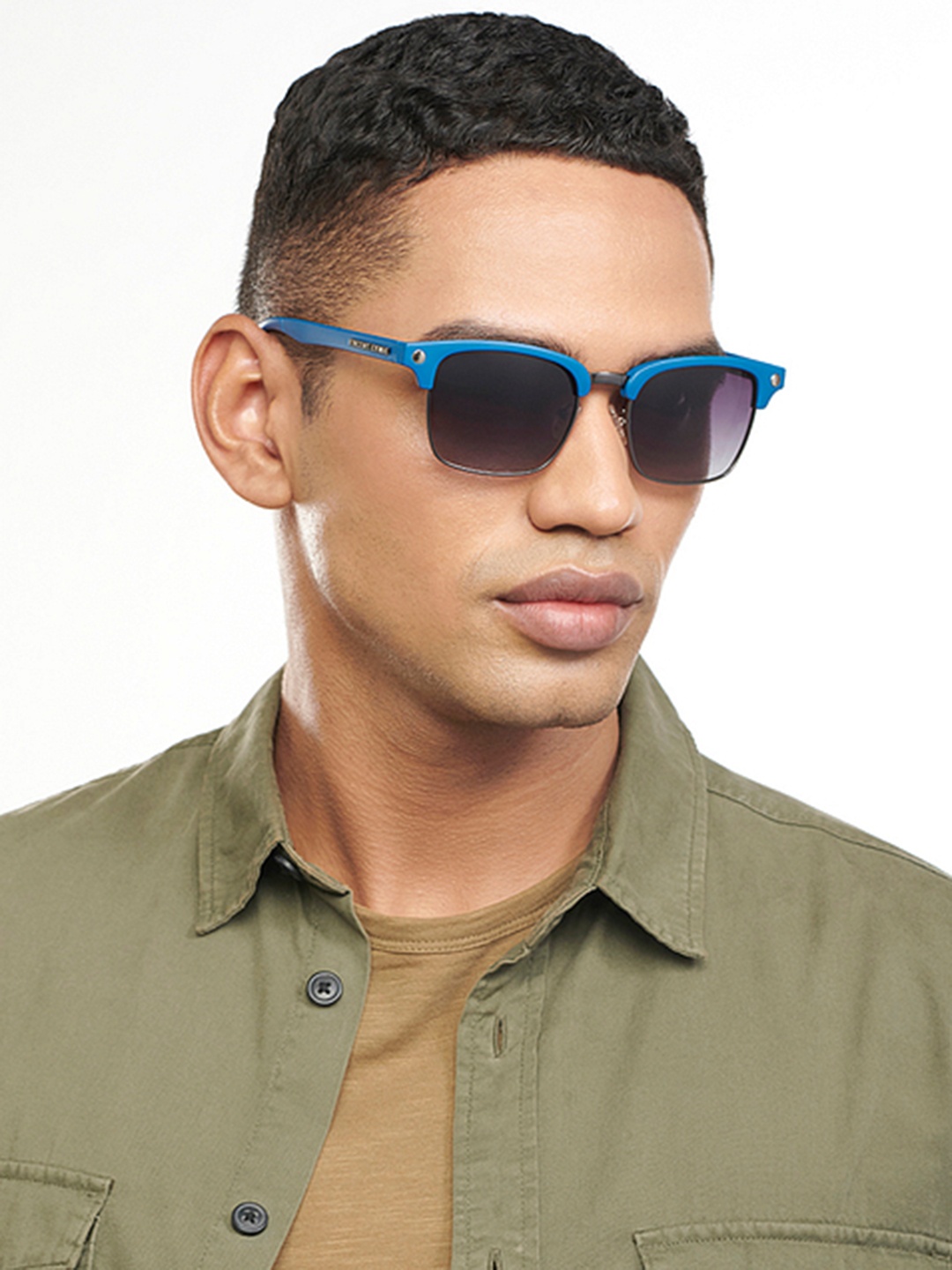 Vincent Chase by Lenskart Grey Lens & Blue Sunglasses with Polarised and UV Protected Lens 200481
Vincent Chase by Lenskart Grey Lens & Blue Sunglasses with Polarised and UV Protected Lens 200481