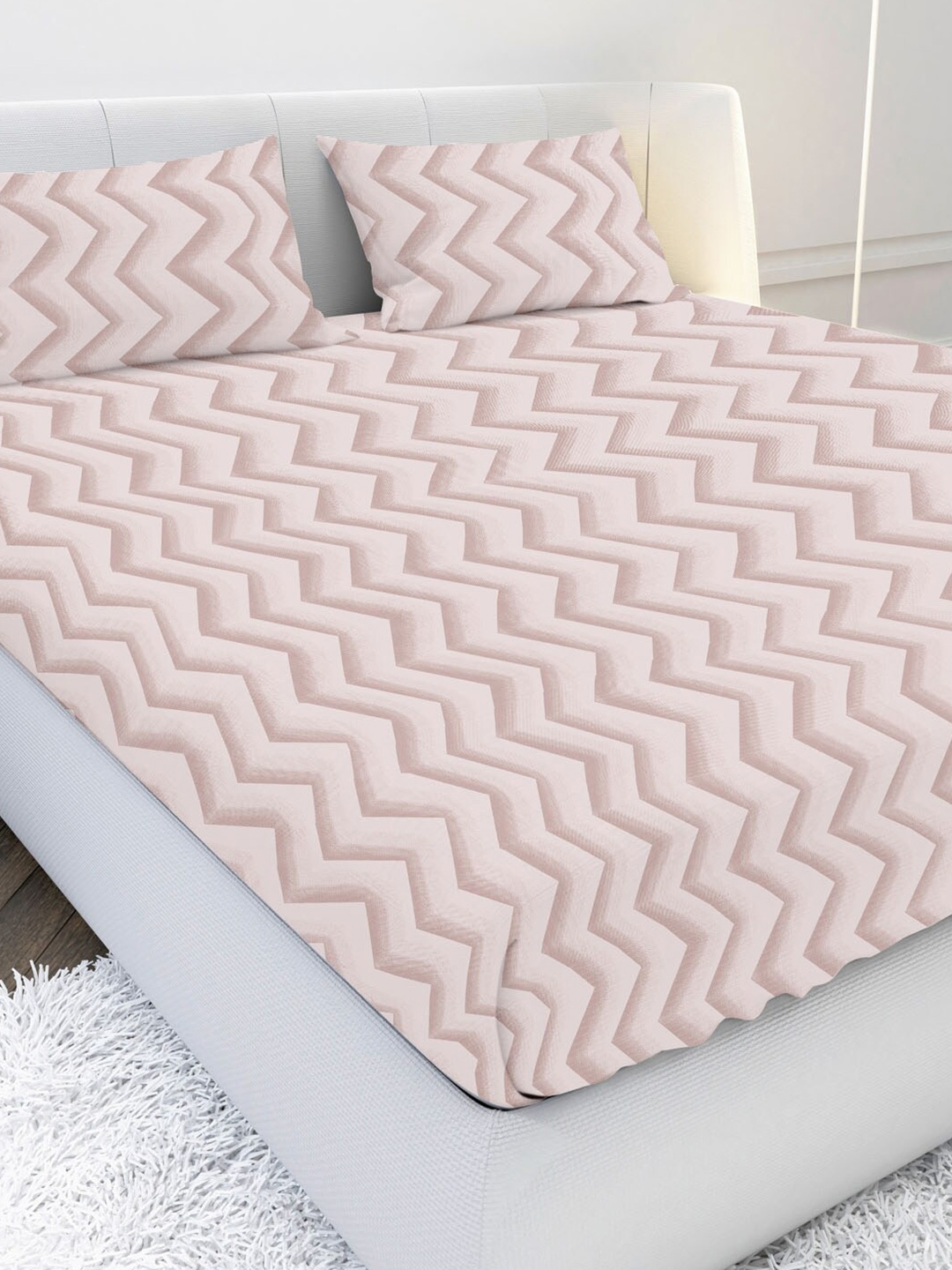 MAYFAIR HOMES LONDON Pink & Beige Geometric 210 TC King Bedsheet with 2 Pillow Covers
MAYFAIR HOMES LONDON Pink & Beige Geometric 210 TC King Bedsheet with 2 Pillow Covers