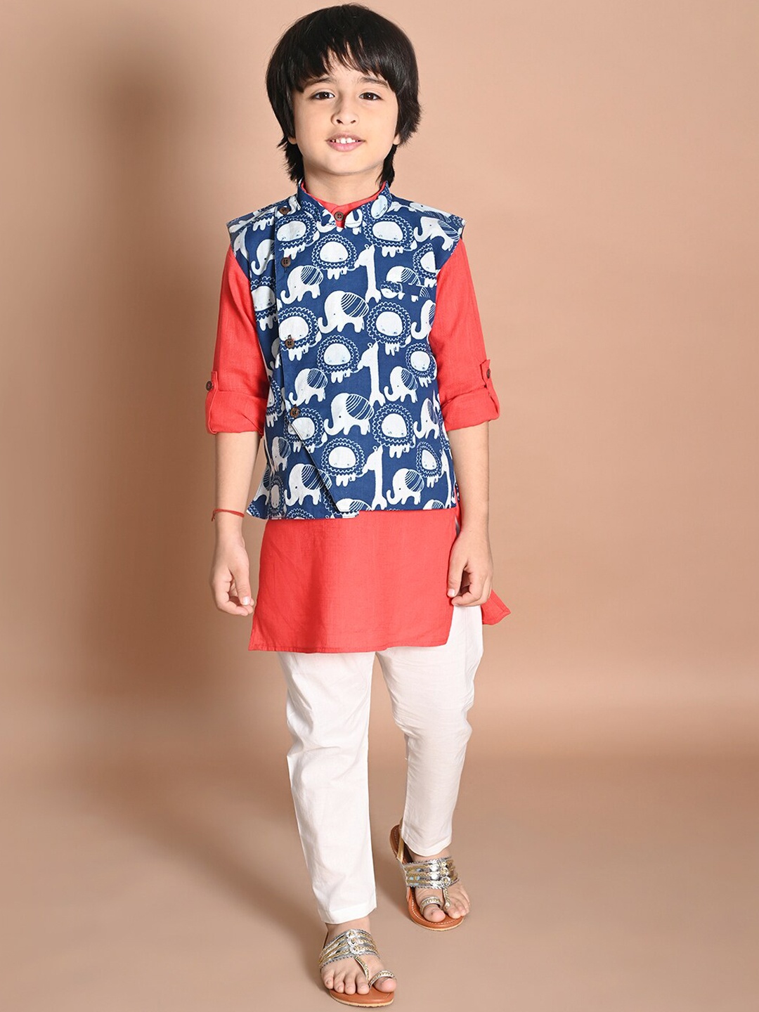 LIL PITAARA Ethnic Motifs Printed Pure Cotton Kurta & Pyjamas With Nehru Jacket, Red
LIL PITAARA Ethnic Motifs Printed Pure Cotton Kurta & Pyjamas With Nehru Jacket, Red