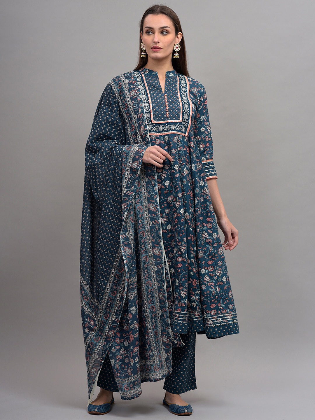 KALINI Women Floral Printed Panelled Gotta Patti Pure Cotton Kurta With Trousers & Dupatta, Navy blue
KALINI Women Floral Printed Panelled Gotta Patti Pure Cotton Kurta With Trousers & Dupatta, Navy blue