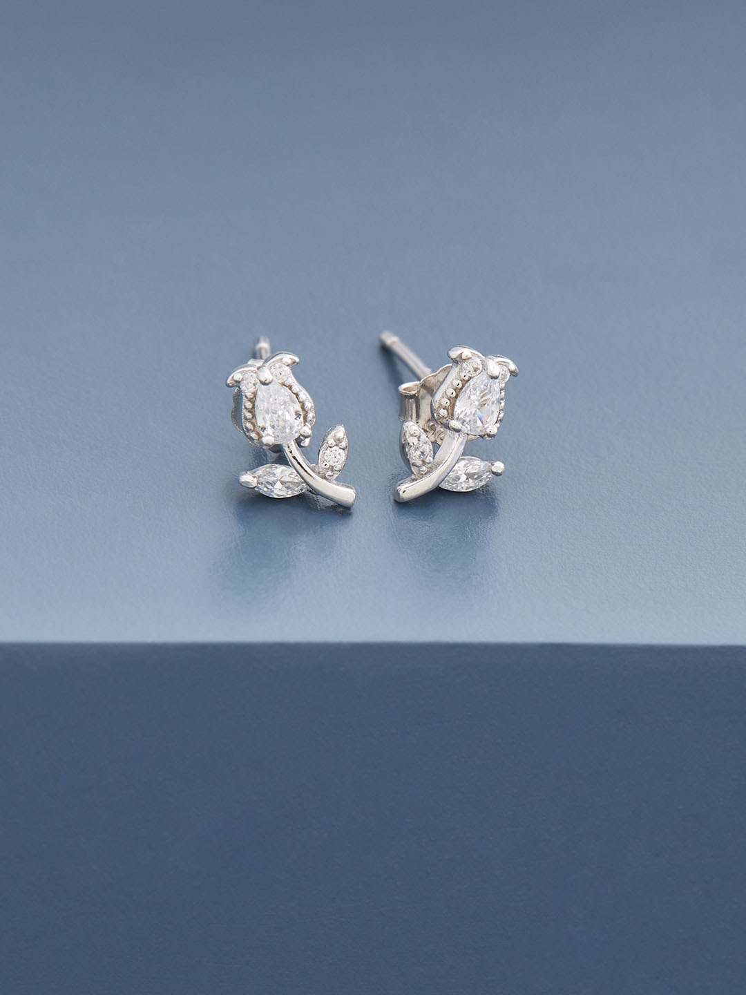 Kushal's Fashion Jewellery 92.5 Pure Silver & Rhodium-Plated Floral Studs Earrings, White
Kushal's Fashion Jewellery 92.5 Pure Silver & Rhodium-Plated Floral Studs Earrings, White