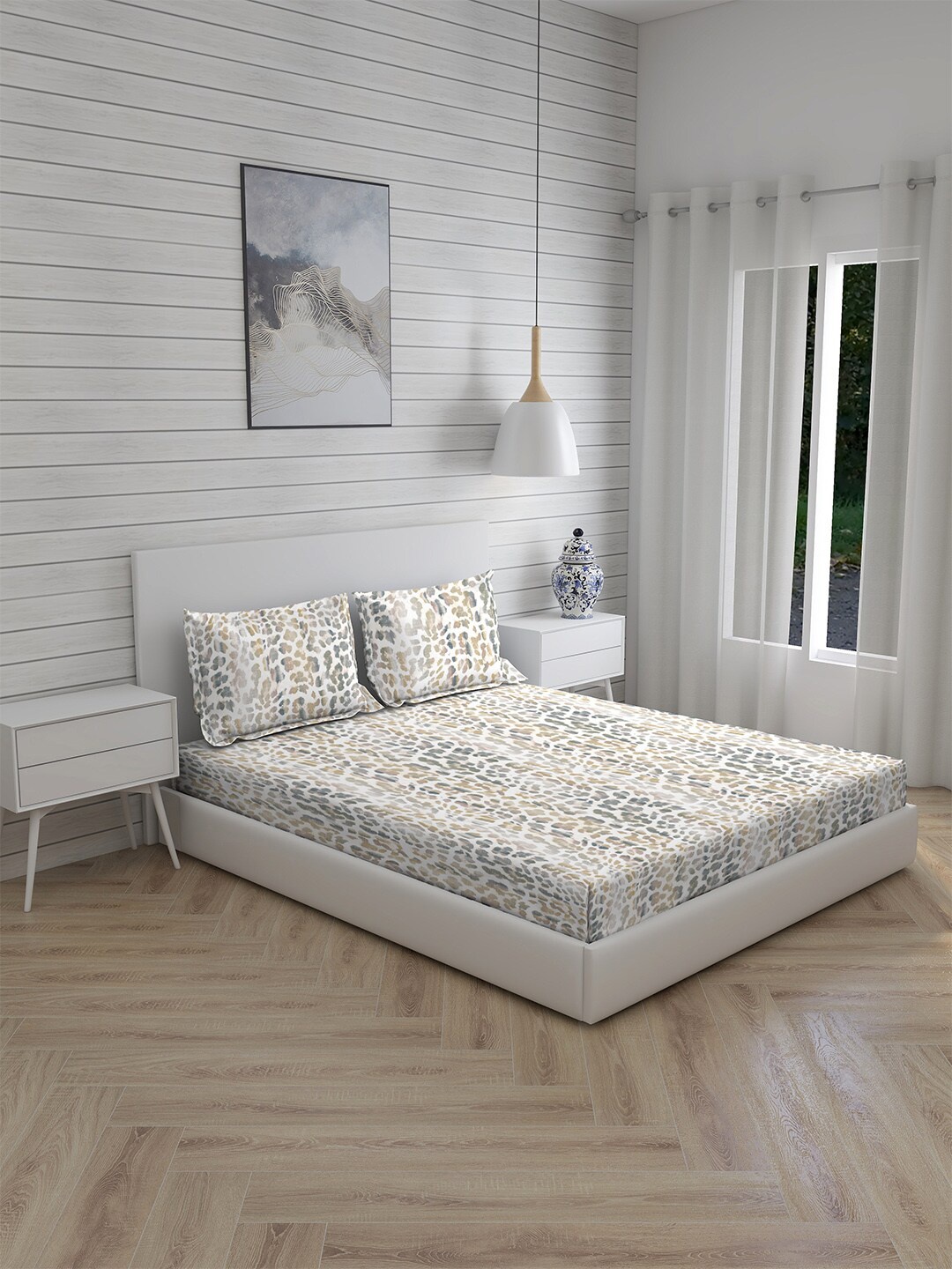 Boutique Living India White 300 TC Cotton Super King Bedsheet with 2 Pillow Covers
Boutique Living India White 300 TC Cotton Super King Bedsheet with 2 Pillow Covers