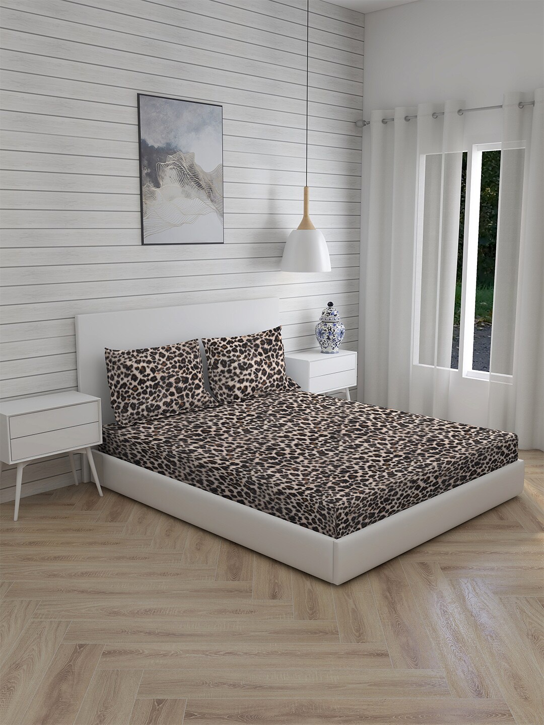 Boutique Living India Untamed 270 TC Cotton Super King Bedsheet with 2 Pillow Covers, Black
Boutique Living India Untamed 270 TC Cotton Super King Bedsheet with 2 Pillow Covers, Black