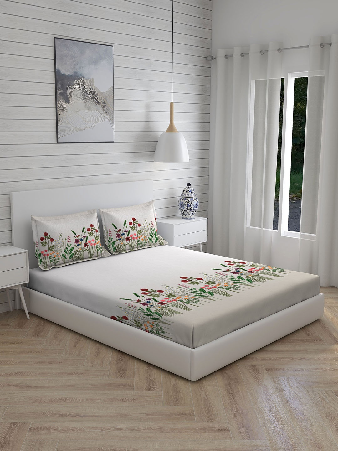 Boutique Living India White & Red Pure Cotton 260 TC King Bedsheet With 2 Pillow Covers
Boutique Living India White & Red Pure Cotton 260 TC King Bedsheet With 2 Pillow Covers