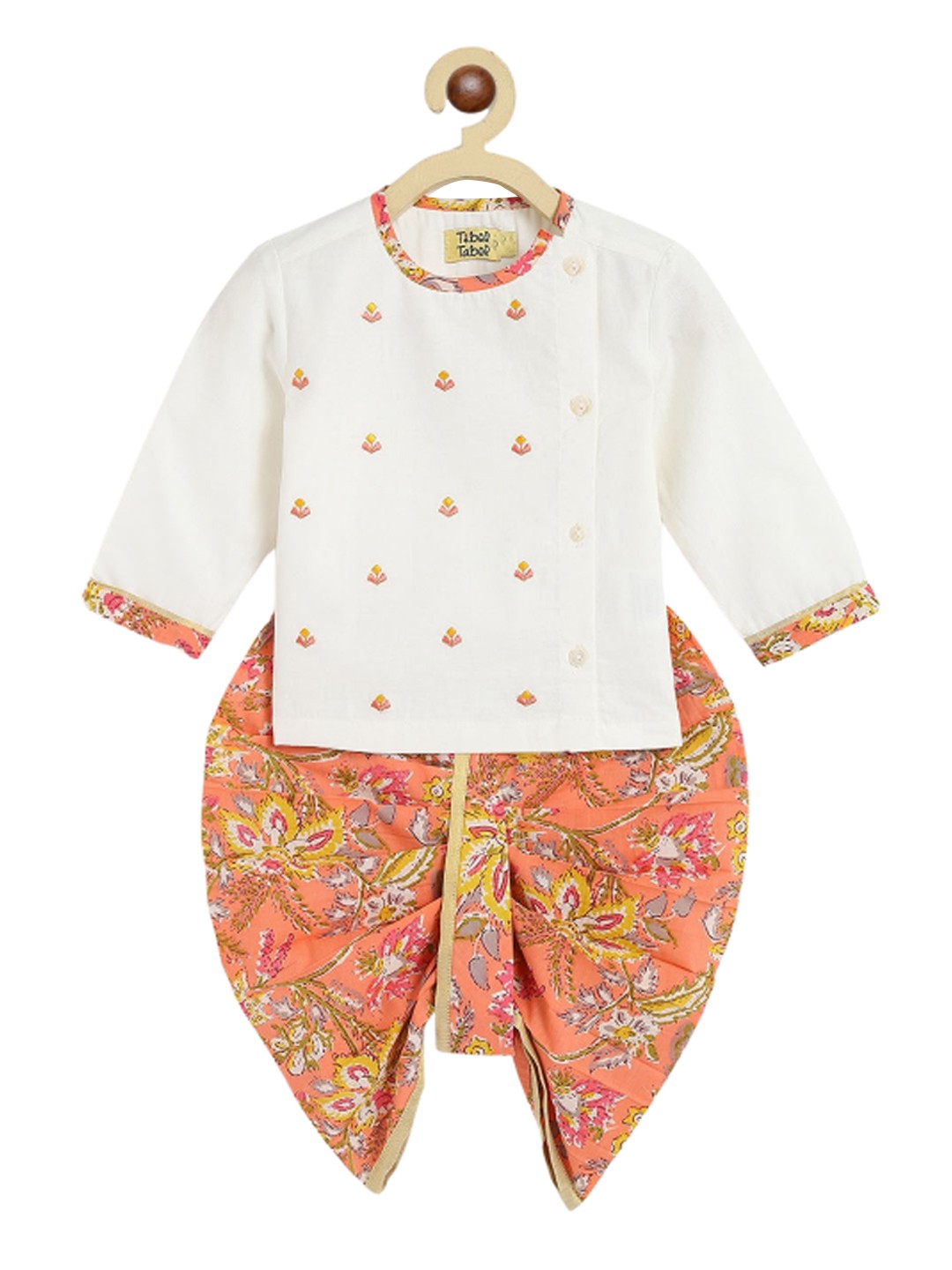Tiber Taber Boys Off White Ethnic Motifs Embroidered Thread Work Pure Cotton Kurta with Dhoti Pants
Tiber Taber Boys Off White Ethnic Motifs Embroidered Thread Work Pure Cotton Kurta with Dhoti Pants