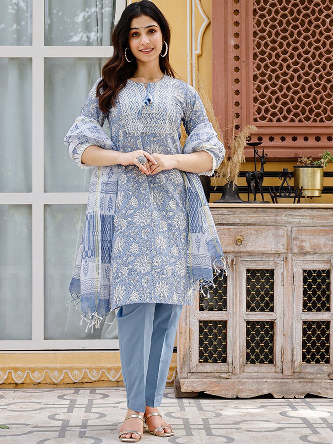 KAMODINEE Women Blue Ethnic Motifs Printed Pure Cotton Kurta with Trousers & With Dupatta
KAMODINEE Women Blue Ethnic Motifs Printed Pure Cotton Kurta with Trousers & With Dupatta