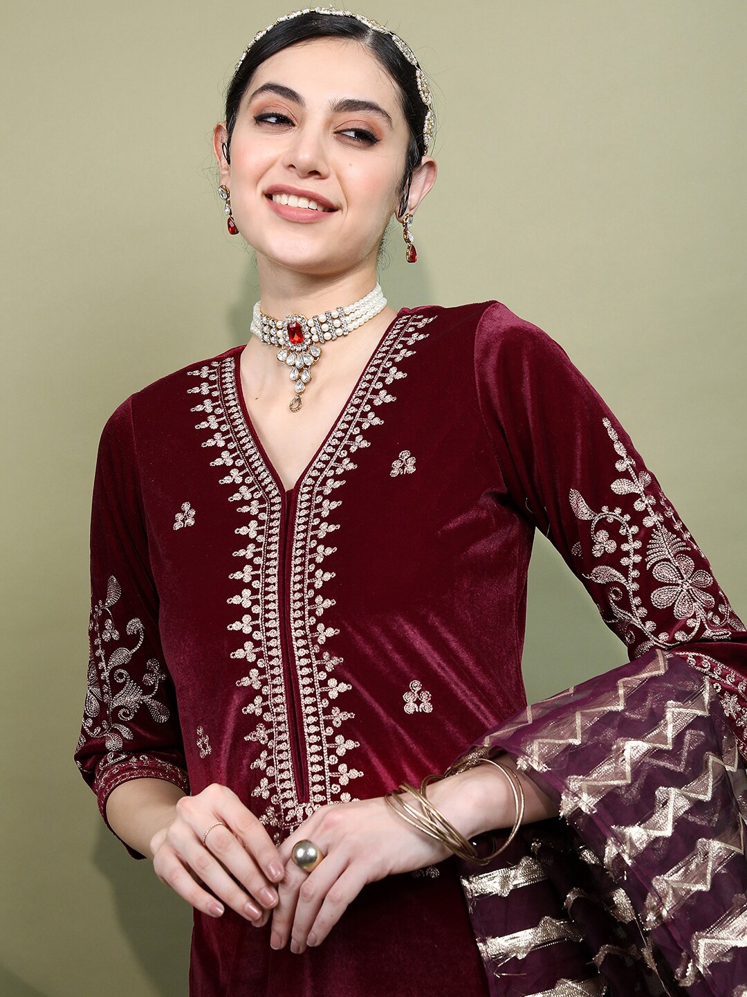 Vishudh Women Embroidered Knitted Velvet Kurta with Trousers & With Dupatta, Magenta
Vishudh Women Embroidered Knitted Velvet Kurta with Trousers & With Dupatta, Magenta