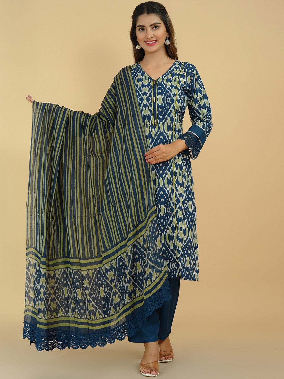 Tetalee Women Navy Blue Printed Beads and Stones Pure Cotton Kurta with Trousers & With Dupatta
Tetalee Women Navy Blue Printed Beads and Stones Pure Cotton Kurta with Trousers & With Dupatta