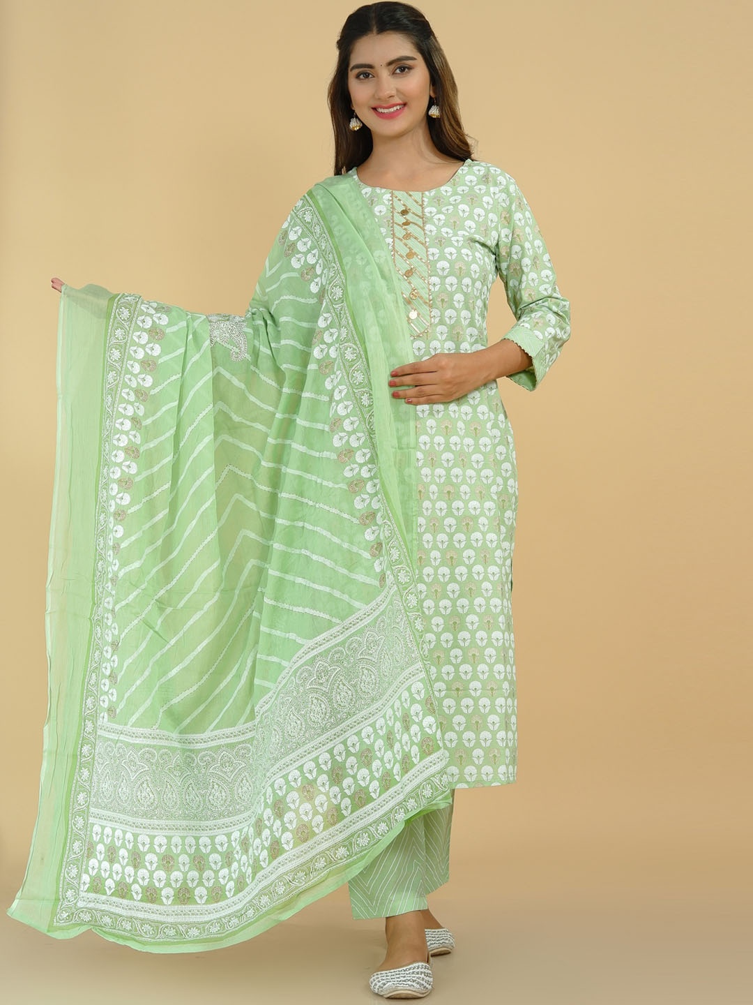 Tetalee Women Green Floral Printed Sequinned Pure Cotton Kurta with Trousers & With Dupatta
Tetalee Women Green Floral Printed Sequinned Pure Cotton Kurta with Trousers & With Dupatta