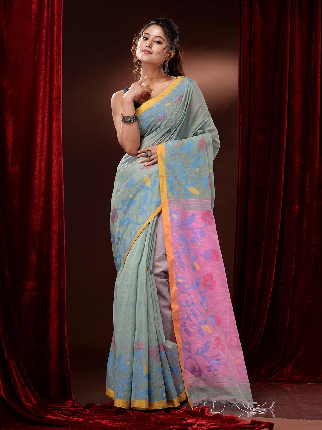 Charukriti Woven Design Pure Cotton Saree, Green