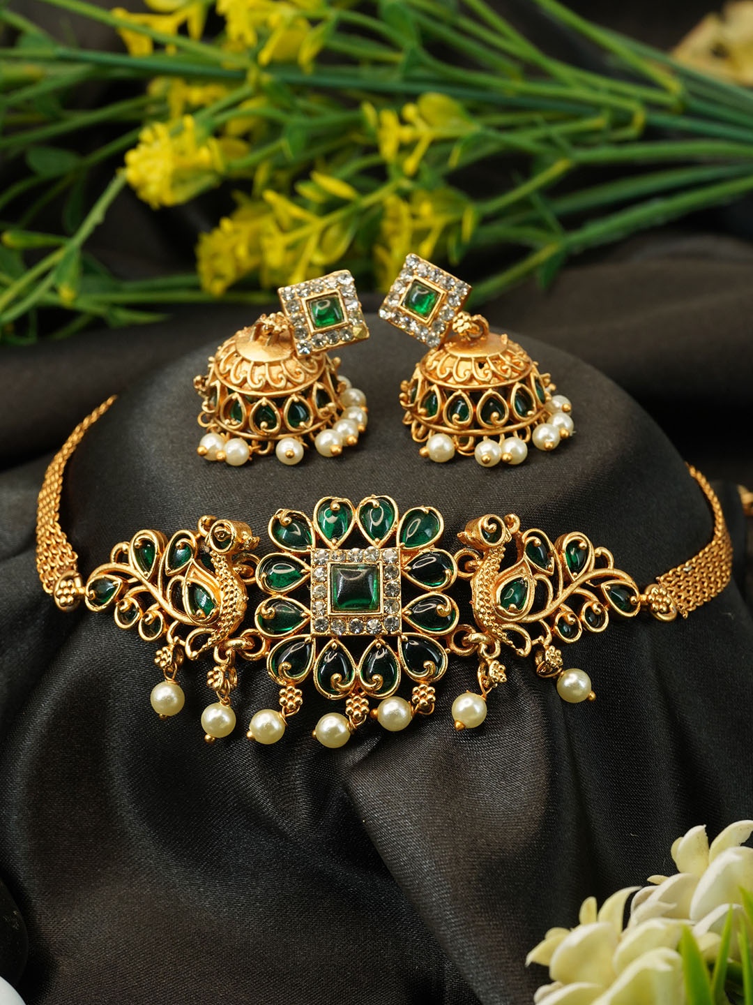 GRIIHAM Designer Gold-Plated AD Stone-Studded & Pearl Beaded Short Choker Jewellery Set
GRIIHAM Designer Gold-Plated AD Stone-Studded & Pearl Beaded Short Choker Jewellery Set
