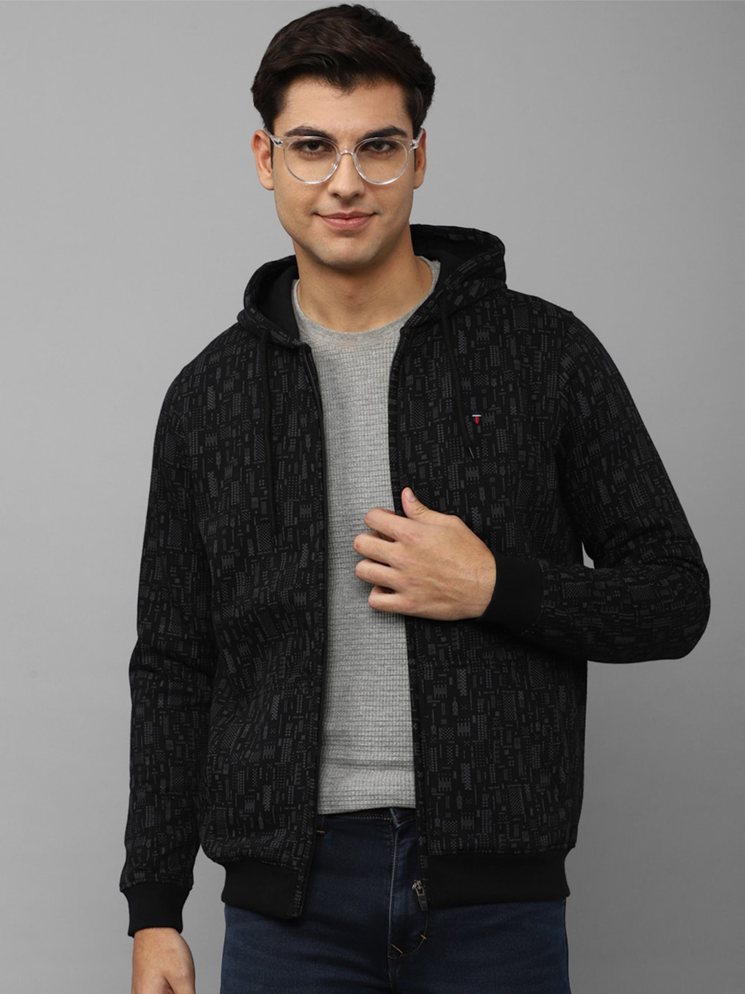 Louis Philippe Sport Men Geometric Printed Cotton Hooded Bomber Jacket, Navy blue
Louis Philippe Sport Men Geometric Printed Cotton Hooded Bomber Jacket, Navy blue