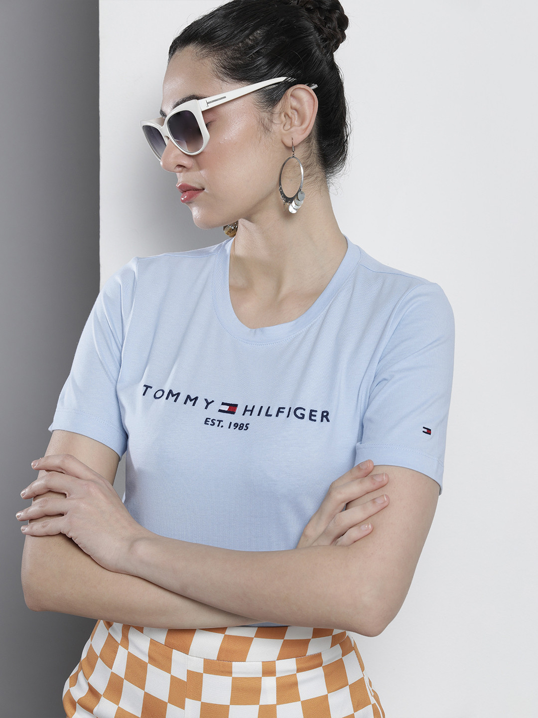Tommy Hilfiger Women Brand Logo Embroidered Pure Cotton Slim Fit Sustainable T-shirt, Blue
Tommy Hilfiger Women Brand Logo Embroidered Pure Cotton Slim Fit Sustainable T-shirt, Blue