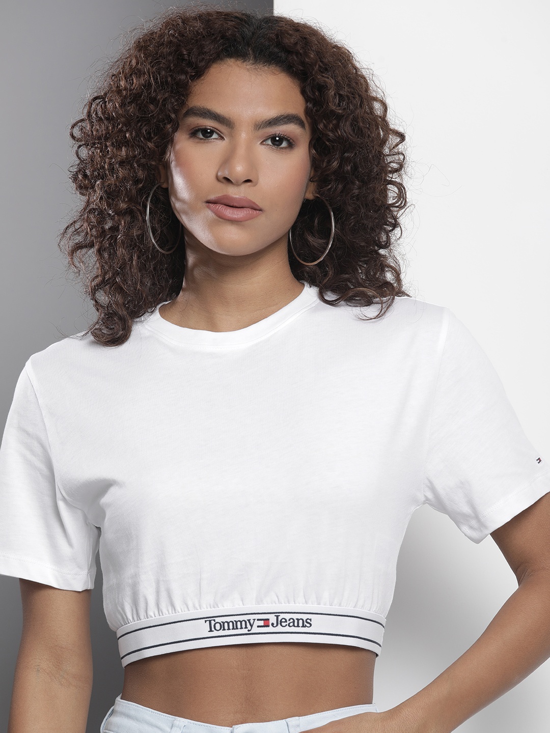 Tommy Hilfiger Women Solid Organic Cotton T-shirt With Outer Elastic Hem Detail, White
Tommy Hilfiger Women Solid Organic Cotton T-shirt With Outer Elastic Hem Detail, White