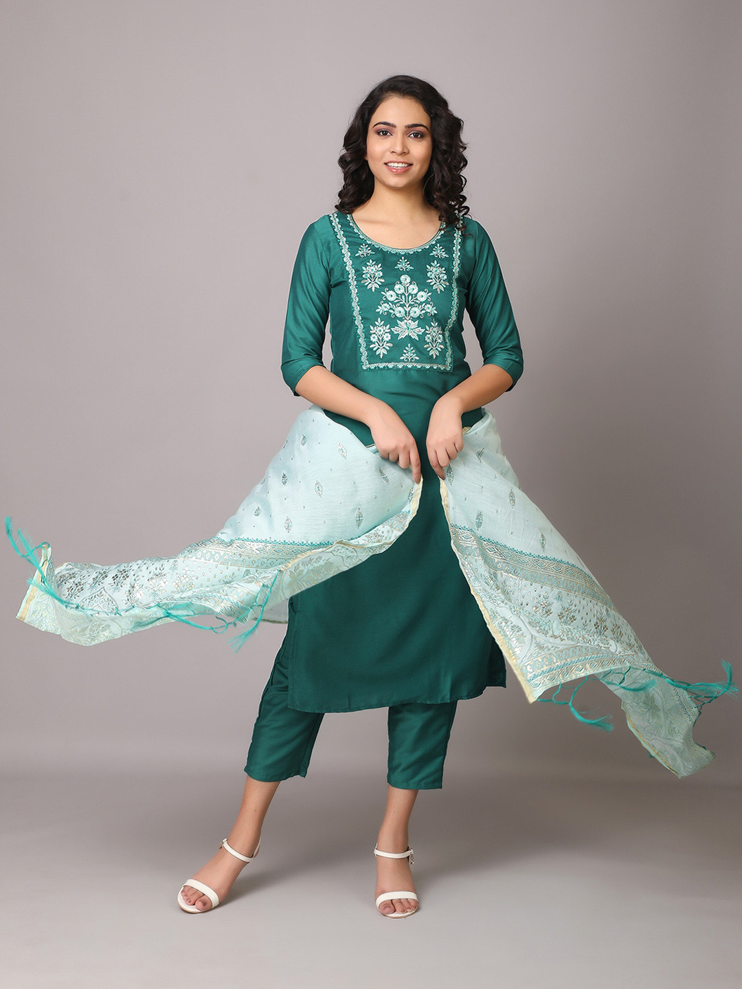 V TRADITION Women Floral Embroidered Thread Work Kurta with Trousers & Dupatta, Green
V TRADITION Women Floral Embroidered Thread Work Kurta with Trousers & Dupatta, Green