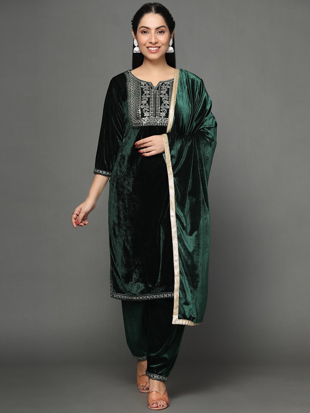 Ziva Fashion Women Embroidered Sequinned Velvet Kurta with Trousers & With Dupatta, Green
Ziva Fashion Women Embroidered Sequinned Velvet Kurta with Trousers & With Dupatta, Green