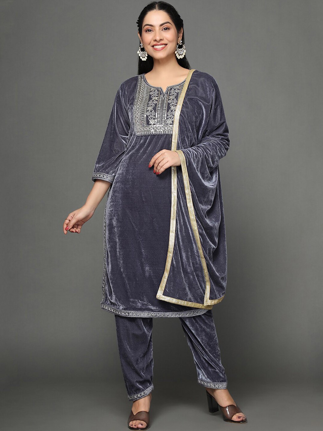 Ziva Fashion Women Floral Embroidered Sequinned Velvet Kurta with Trousers & With Dupatta, Grey
Ziva Fashion Women Floral Embroidered Sequinned Velvet Kurta with Trousers & With Dupatta, Grey
