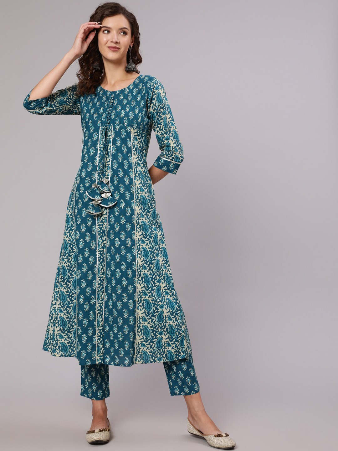 Jaipur Kurti Ethnic Motifs Printed Gotta Patti Panelled Pure Cotton Kurta with Trousers, Navy blue
Jaipur Kurti Ethnic Motifs Printed Gotta Patti Panelled Pure Cotton Kurta with Trousers, Navy blue