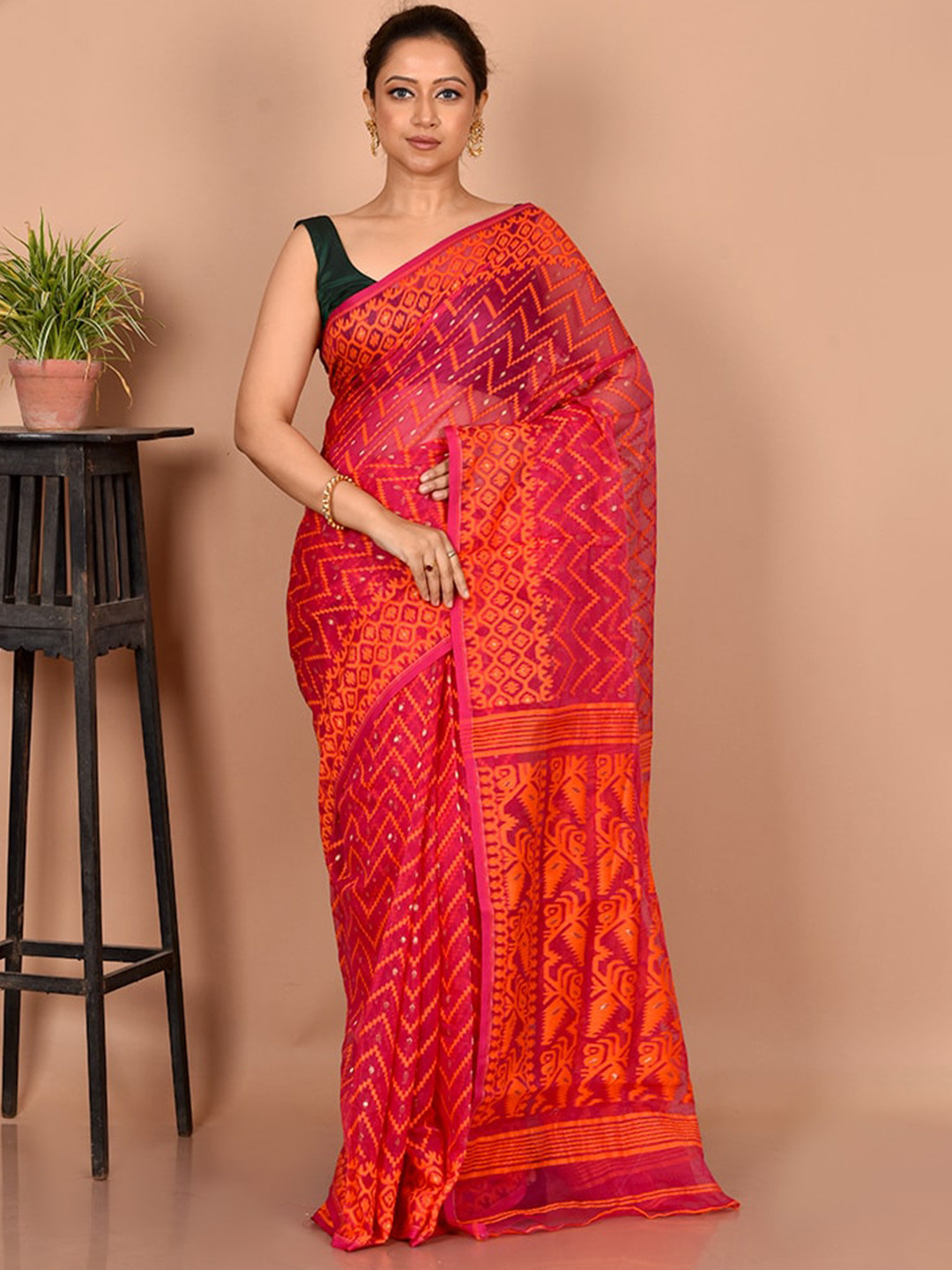 AllSilks Pink & Orange Woven Design Pure Cotton Taant Saree
AllSilks Pink & Orange Woven Design Pure Cotton Taant Saree