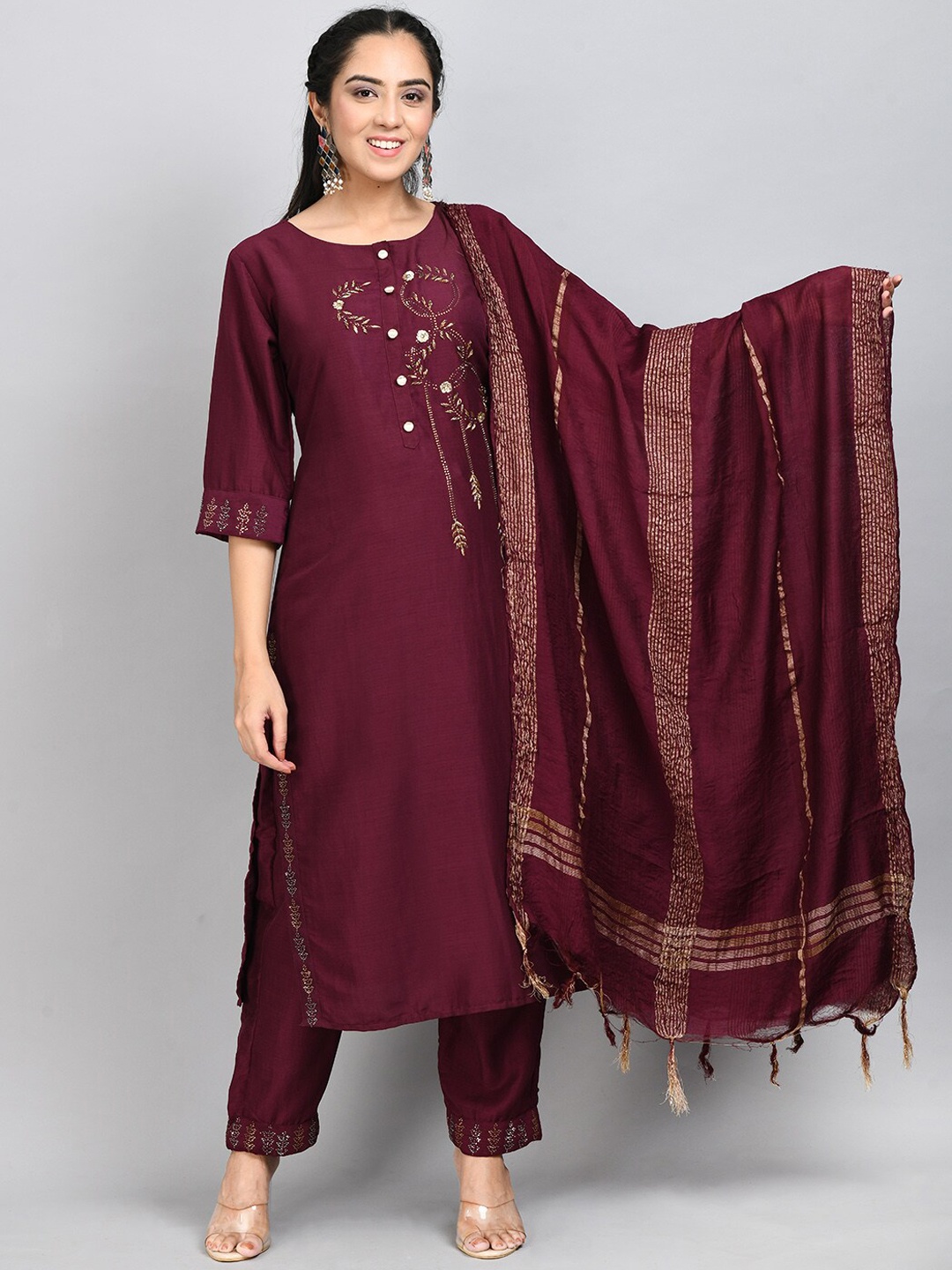 DesiNoor.com Ethnic Motifs Yoke Design Beads & Stones Kurta with Trousers & Dupatta, Purple
DesiNoor.com Ethnic Motifs Yoke Design Beads & Stones Kurta with Trousers & Dupatta, Purple