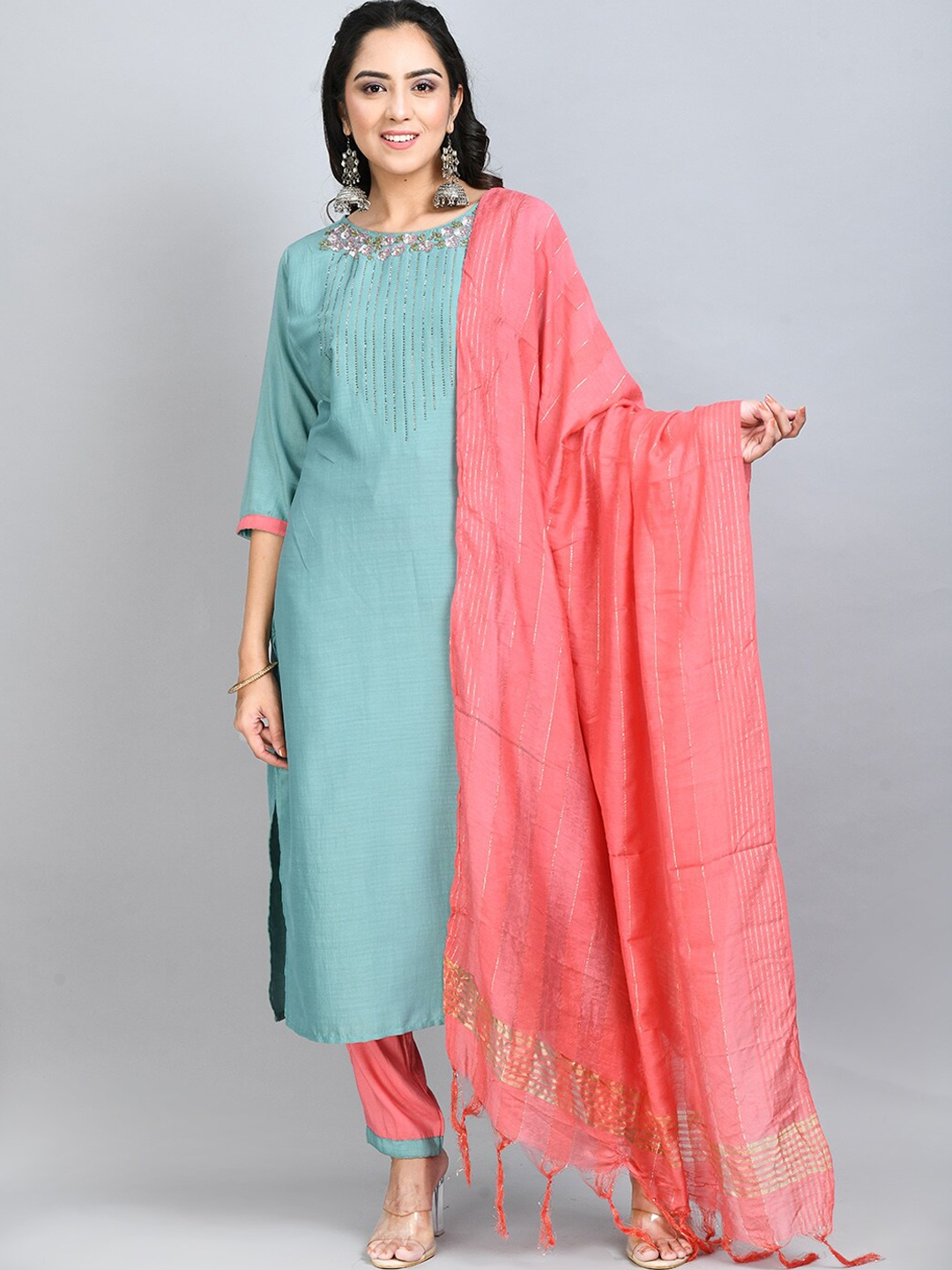 DesiNoor com Women Ethnic Motifs Embroidered Beads and Stones Kurta With Trousers & Dupatta, Sea green
DesiNoor com Women Ethnic Motifs Embroidered Beads and Stones Kurta With Trousers & Dupatta, Sea green