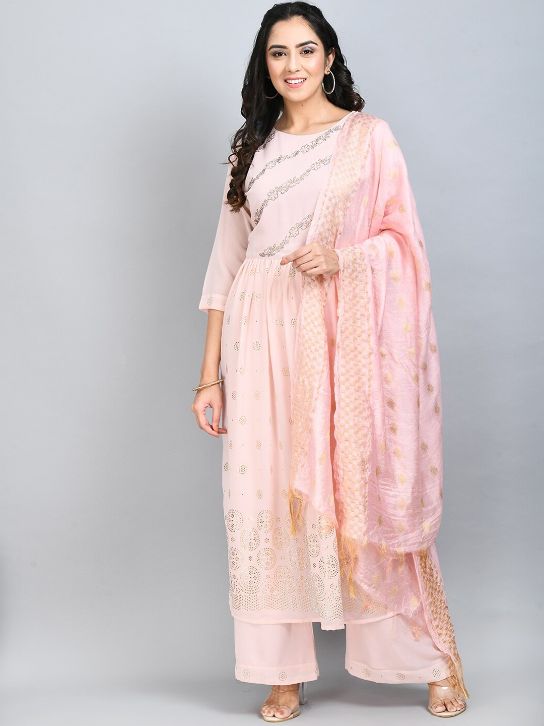 DesiNoor.com Ethnic Motifs Yoke Design Beads and Stones Kurta With Palazzos & Dupatta, Pink
DesiNoor.com Ethnic Motifs Yoke Design Beads and Stones Kurta With Palazzos & Dupatta, Pink