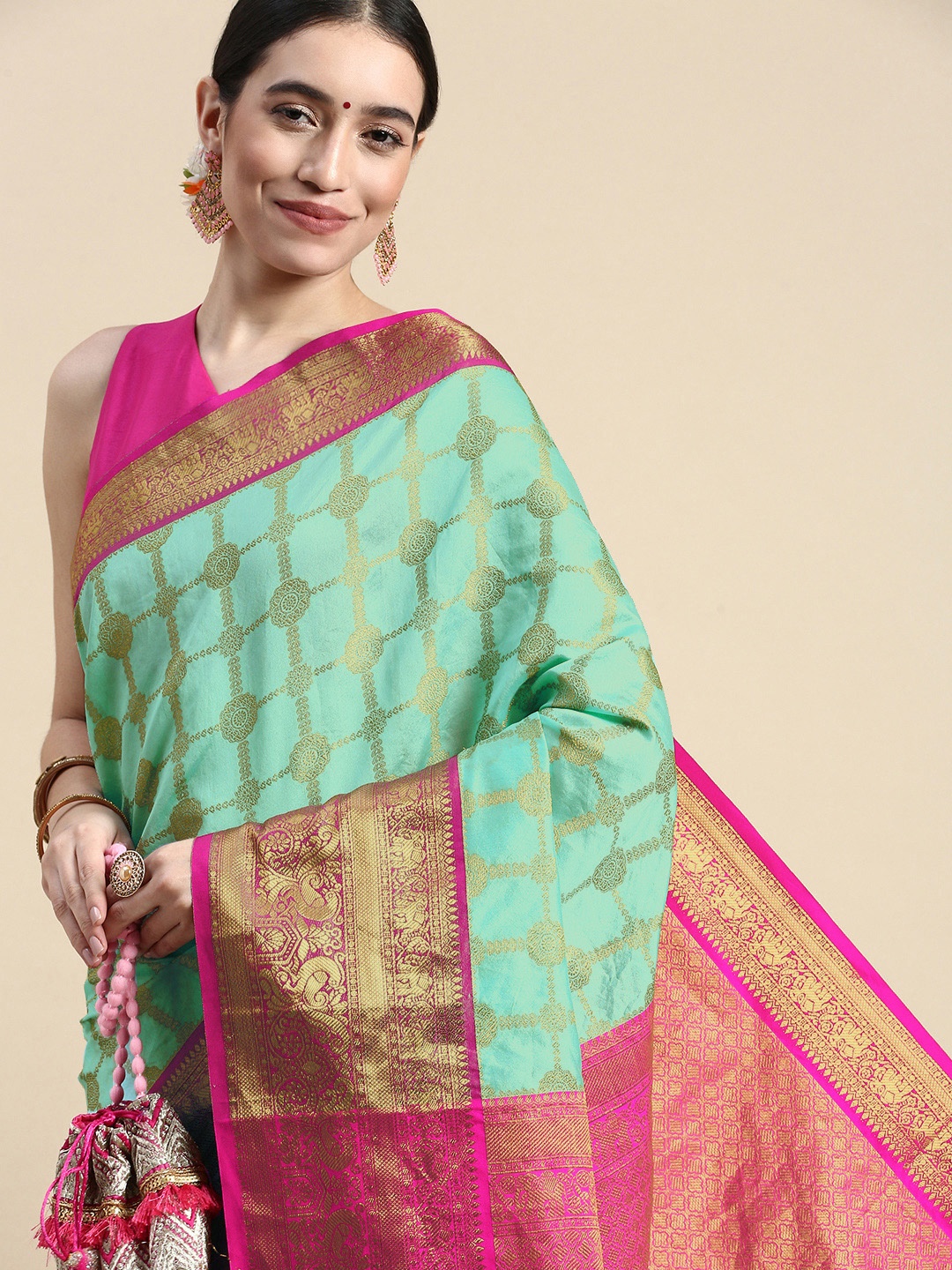 Royal Rajgharana Saree Woven Design Ethnic Motifs Zari Silk Blend Kanjeevaram Saree, Sea green
Royal Rajgharana Saree Woven Design Ethnic Motifs Zari Silk Blend Kanjeevaram Saree, Sea green