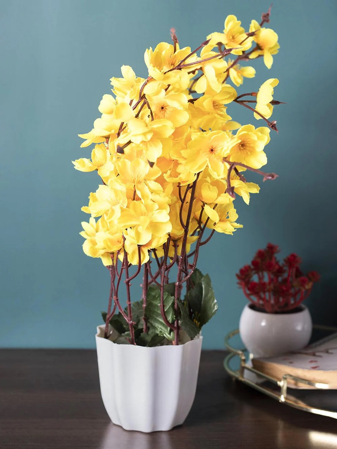 MARKET99 Yellow & White Blossoms Flower Plant with Pot