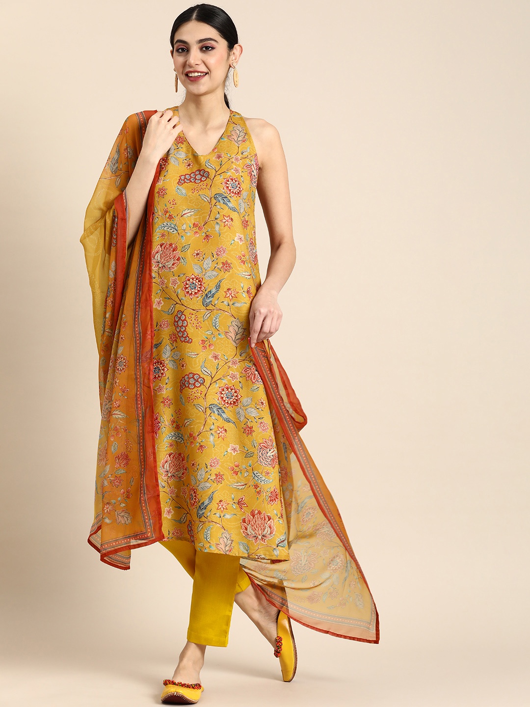 Anouk Women V-Neck Floral Printed Sleeveless Kurta With Trousers & Printed Dupatta, Mustard
Anouk Women V-Neck Floral Printed Sleeveless Kurta With Trousers & Printed Dupatta, Mustard