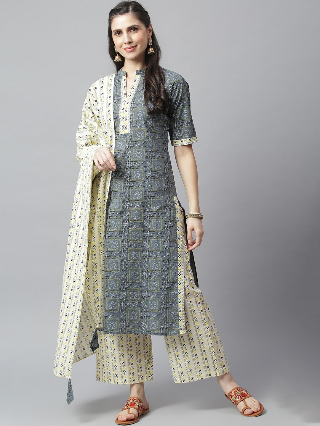 METRO-FASHION Women Bandhani Printed Pure Cotton Kurta with Palazzos & With Dupatta, Green
METRO-FASHION Women Bandhani Printed Pure Cotton Kurta with Palazzos & With Dupatta, Green