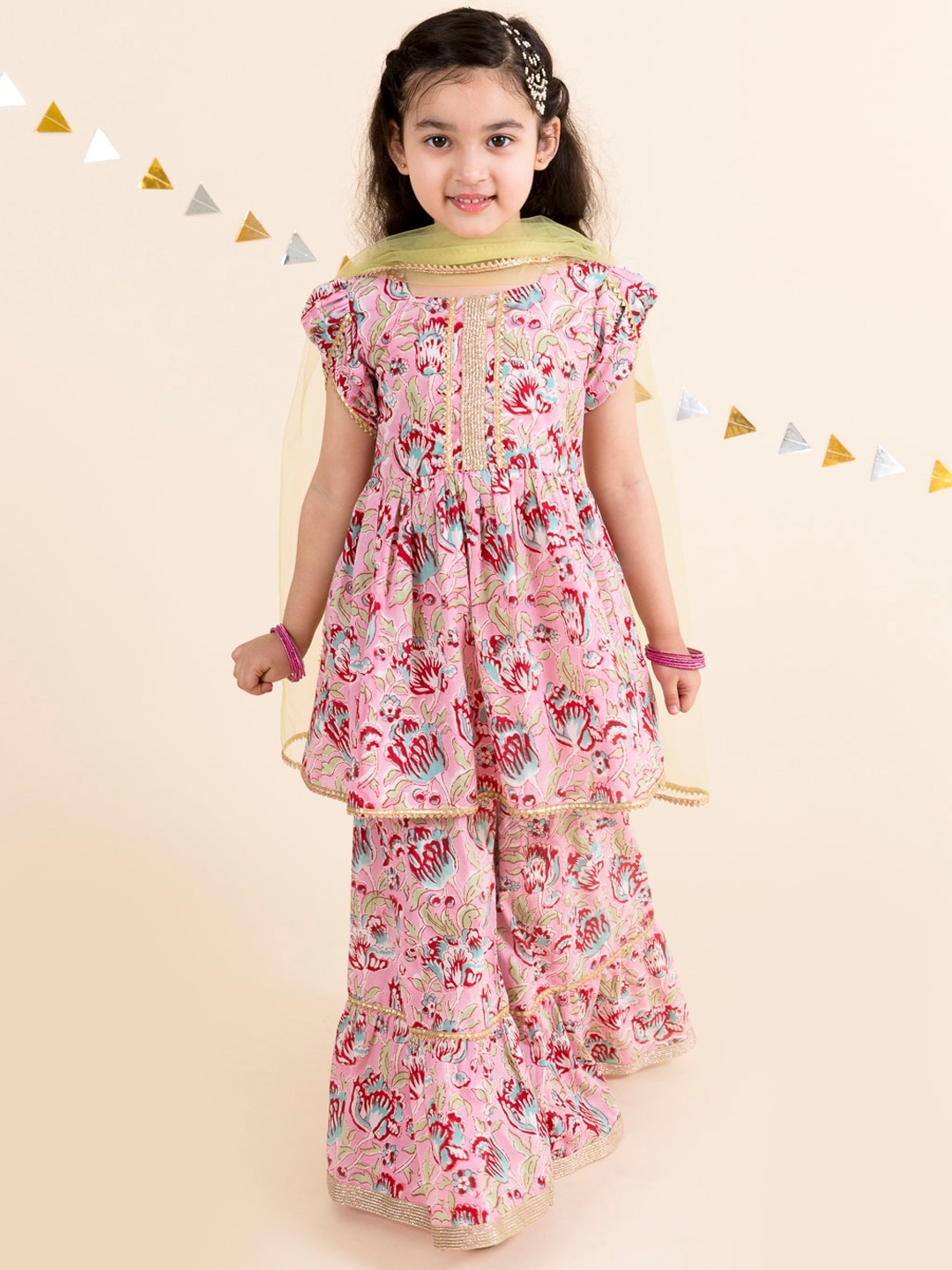 pspeaches Girls Floral Printed Gotta Patti Pure Cotton Kurta With Sharara & Dupatta, Pink
pspeaches Girls Floral Printed Gotta Patti Pure Cotton Kurta With Sharara & Dupatta, Pink