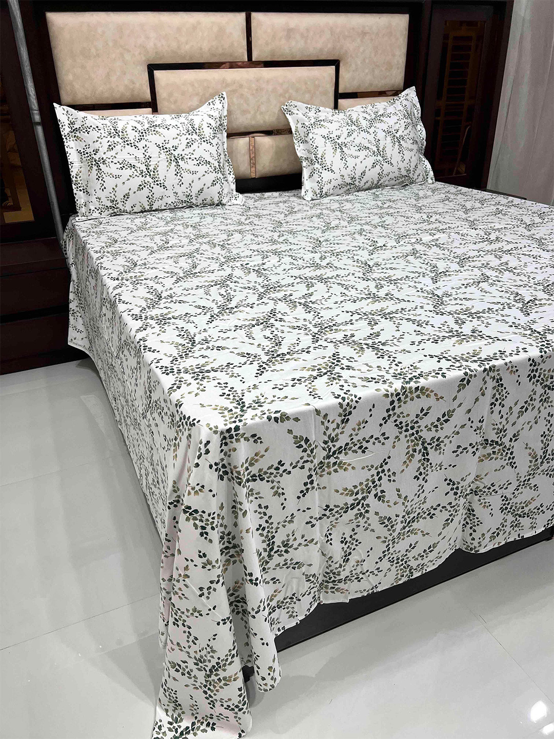 Pure Decor Mansion White & Green Floral 400 TC Pure Cotton King Bedsheet with 2 Pillow Covers 
Pure Decor Mansion White & Green Floral 400 TC Pure Cotton King Bedsheet with 2 Pillow Covers