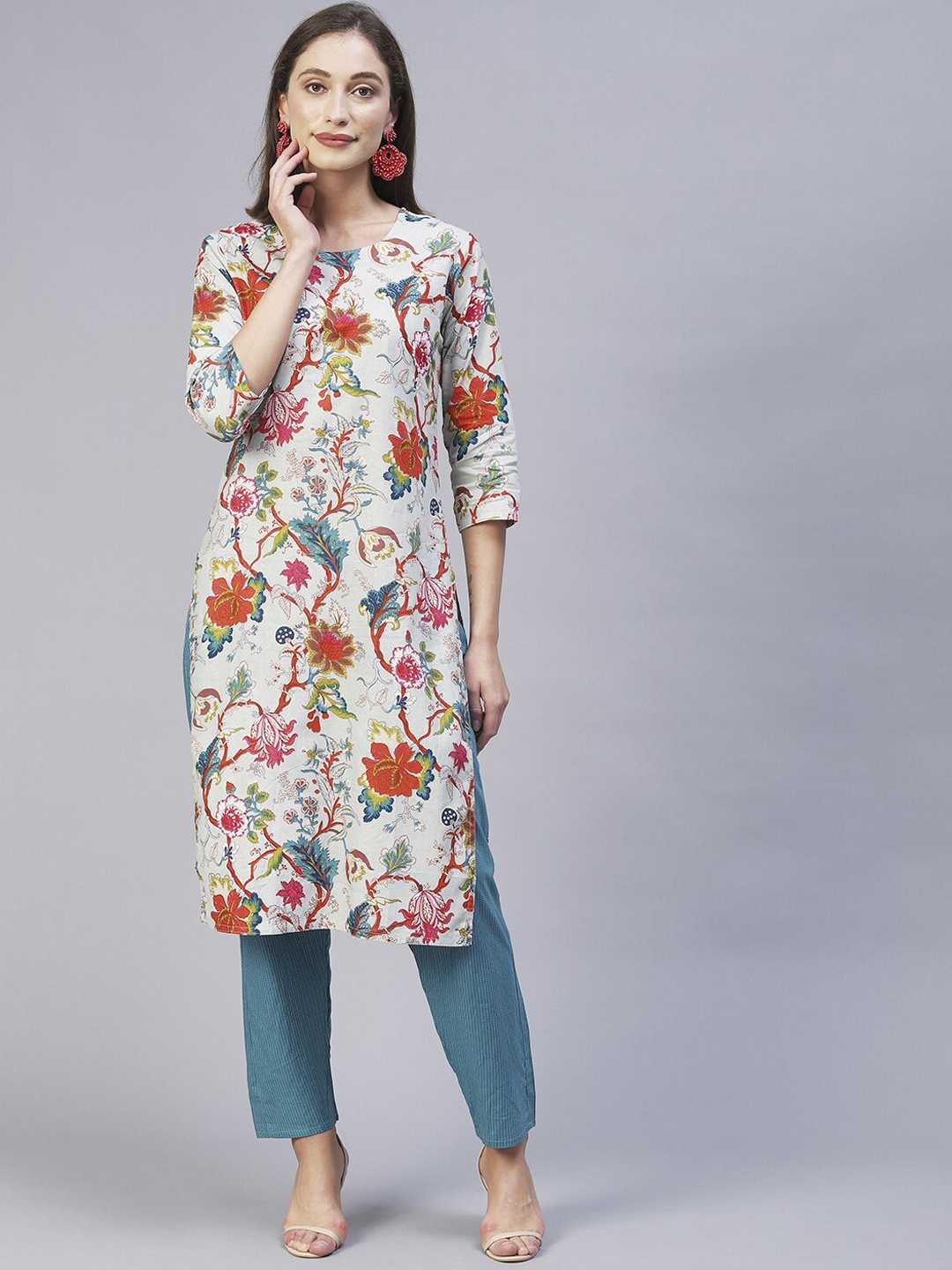 POONAM DESIGNER Women Floral Printed Pure Cotton Kurta With Trousers, Off white
POONAM DESIGNER Women Floral Printed Pure Cotton Kurta With Trousers, Off white