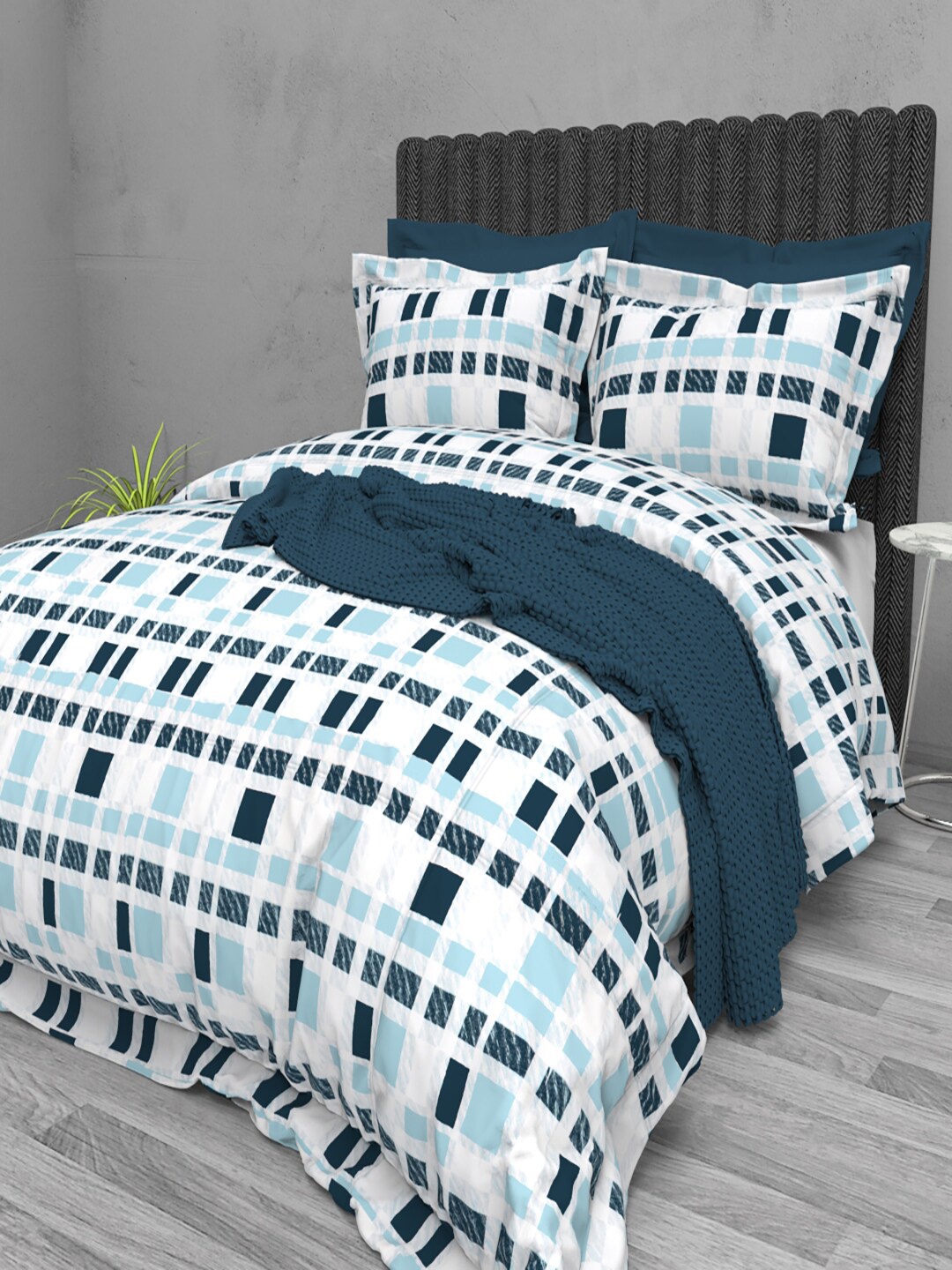 THE WHITE MOSS White & Blue Geometric 220 TC Cotton King Bedsheet with 2 Pillow Covers
THE WHITE MOSS White & Blue Geometric 220 TC Cotton King Bedsheet with 2 Pillow Covers