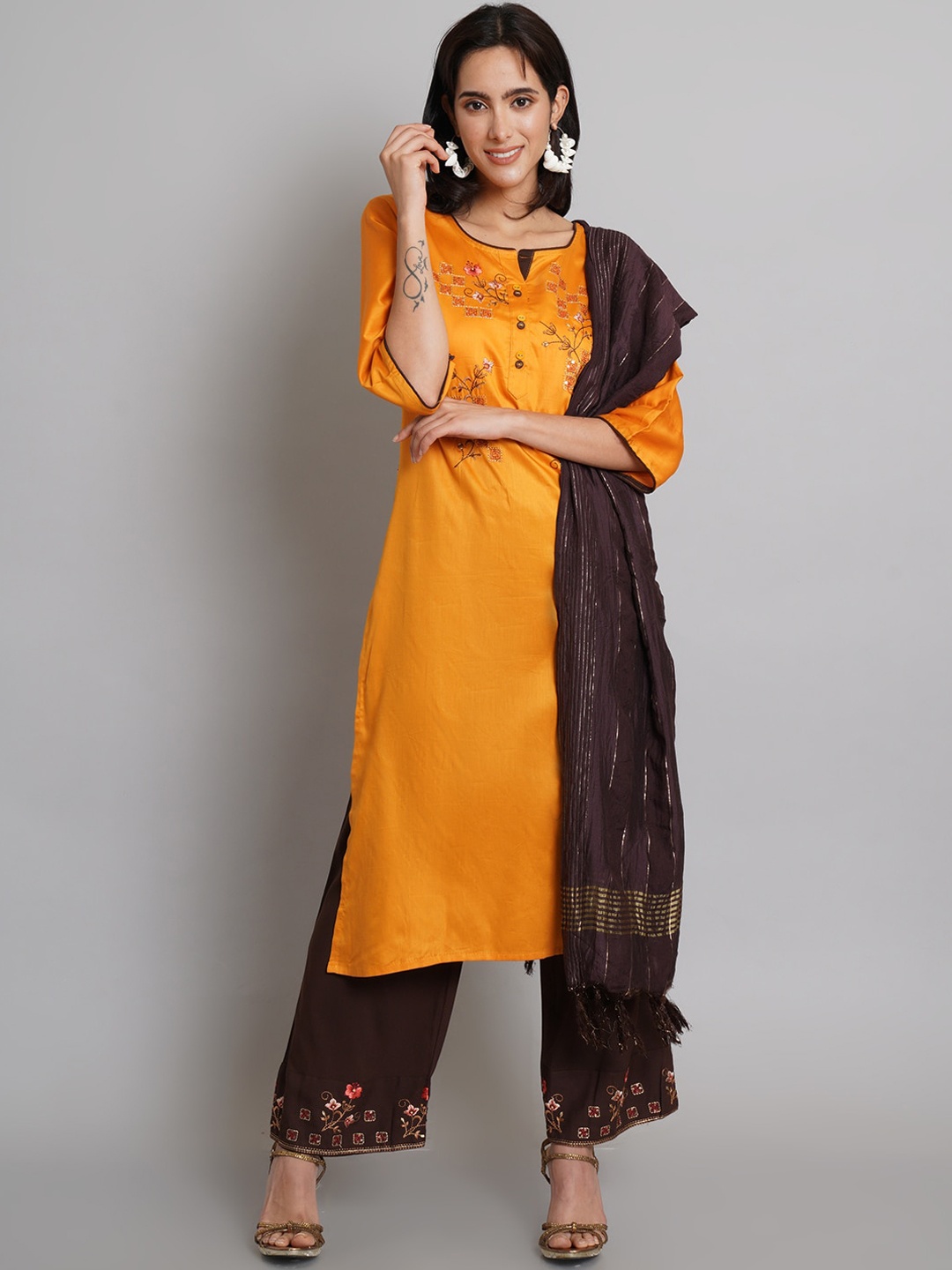 Risirioutfit Women Ethnic Motifs Embroidered Kurta with Palazzos & With Dupatta, Yellow
Risirioutfit Women Ethnic Motifs Embroidered Kurta with Palazzos & With Dupatta, Yellow