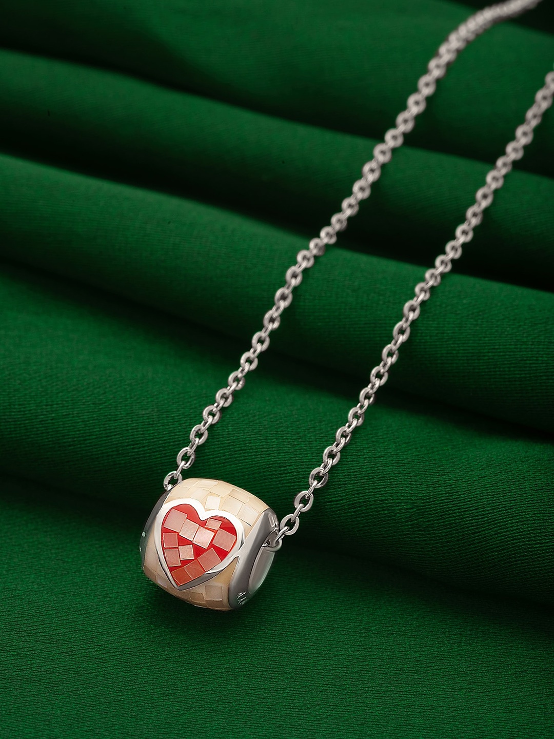 SILBERRY Women 925 Sterling Silver-Plated Mother Of Pearl-Studded Pendant With Chain
SILBERRY Women 925 Sterling Silver-Plated Mother Of Pearl-Studded Pendant With Chain