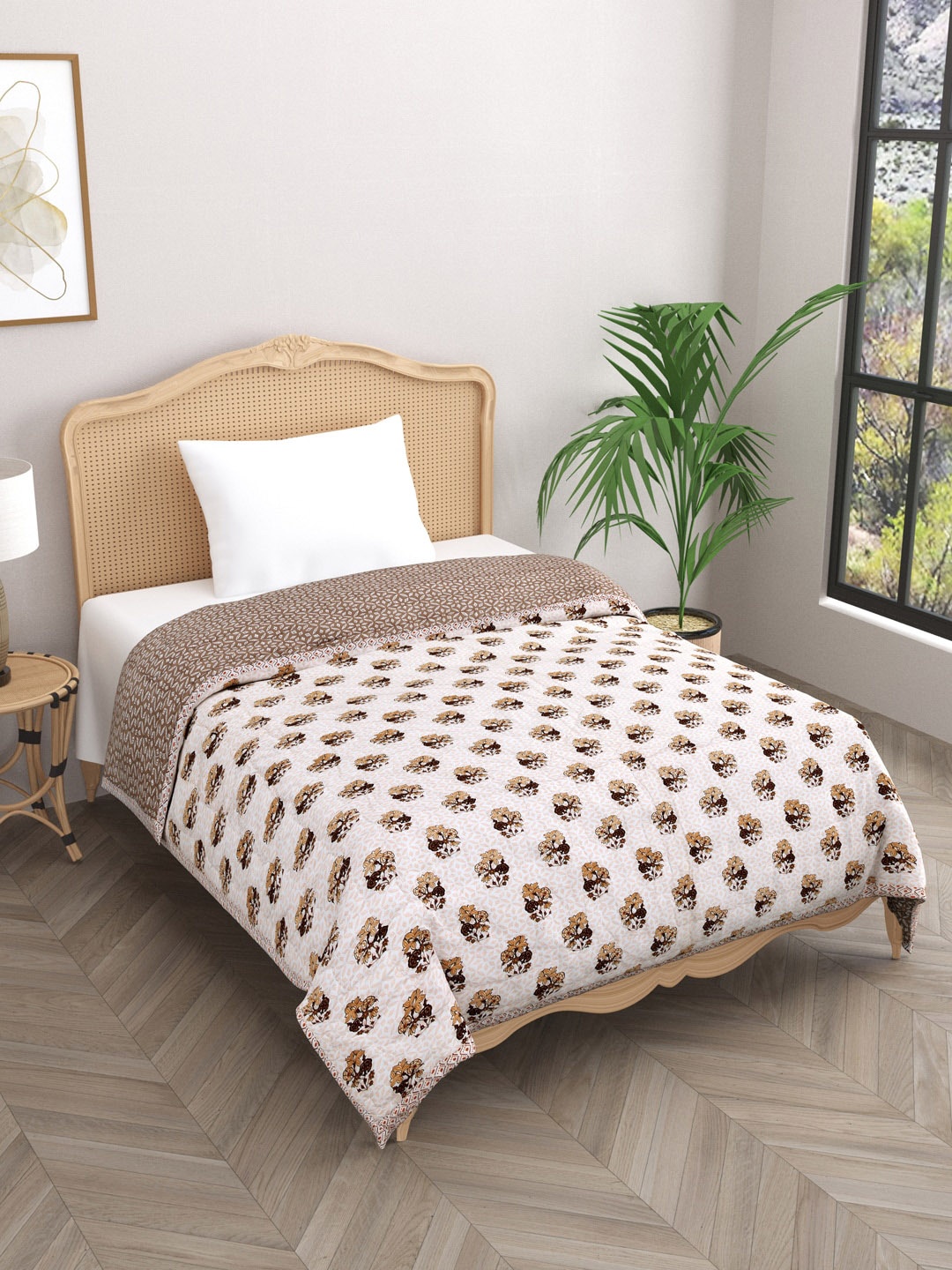 Gulaab Jaipur White & Maroon Floral Mild Winter Cotton 500 GSM Single Bed Quilt