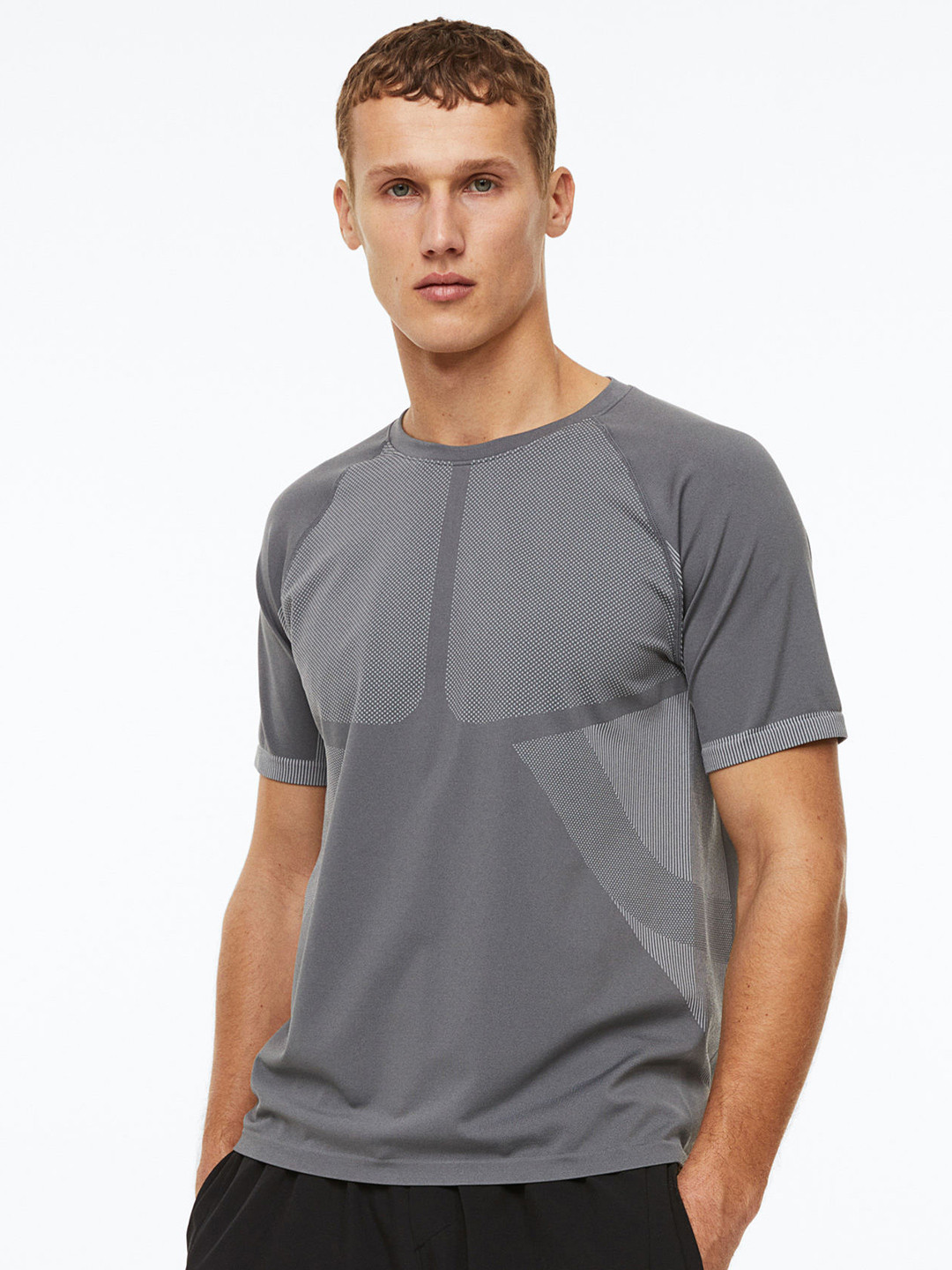 H&M Men Seamless Sports Top in DryMove, Grey 
H&M Men Seamless Sports Top in DryMove, Grey
