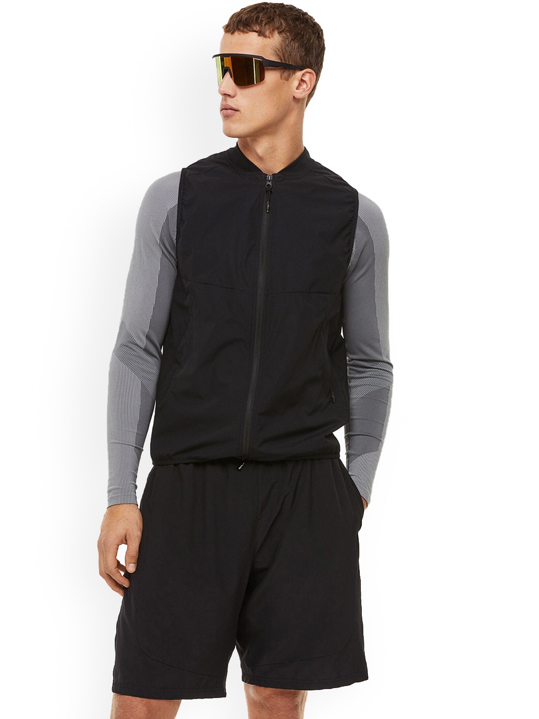 H&M Men Water-Repellent Running Gilet, Black