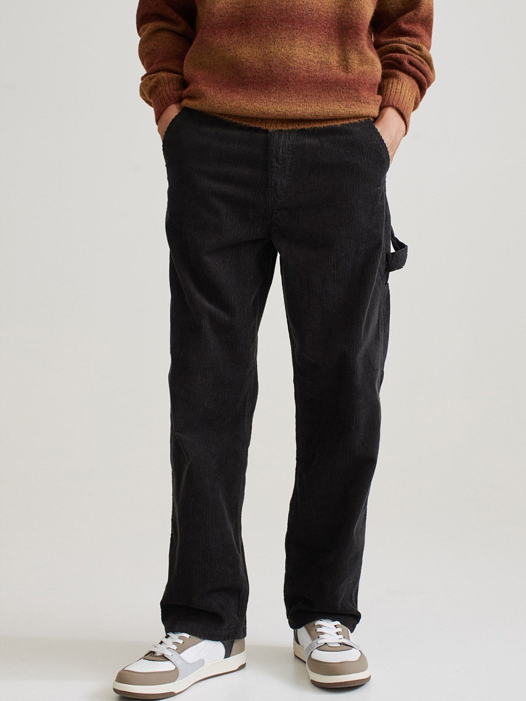 H&M Men Relaxed Fit Corduroy Trousers, Black