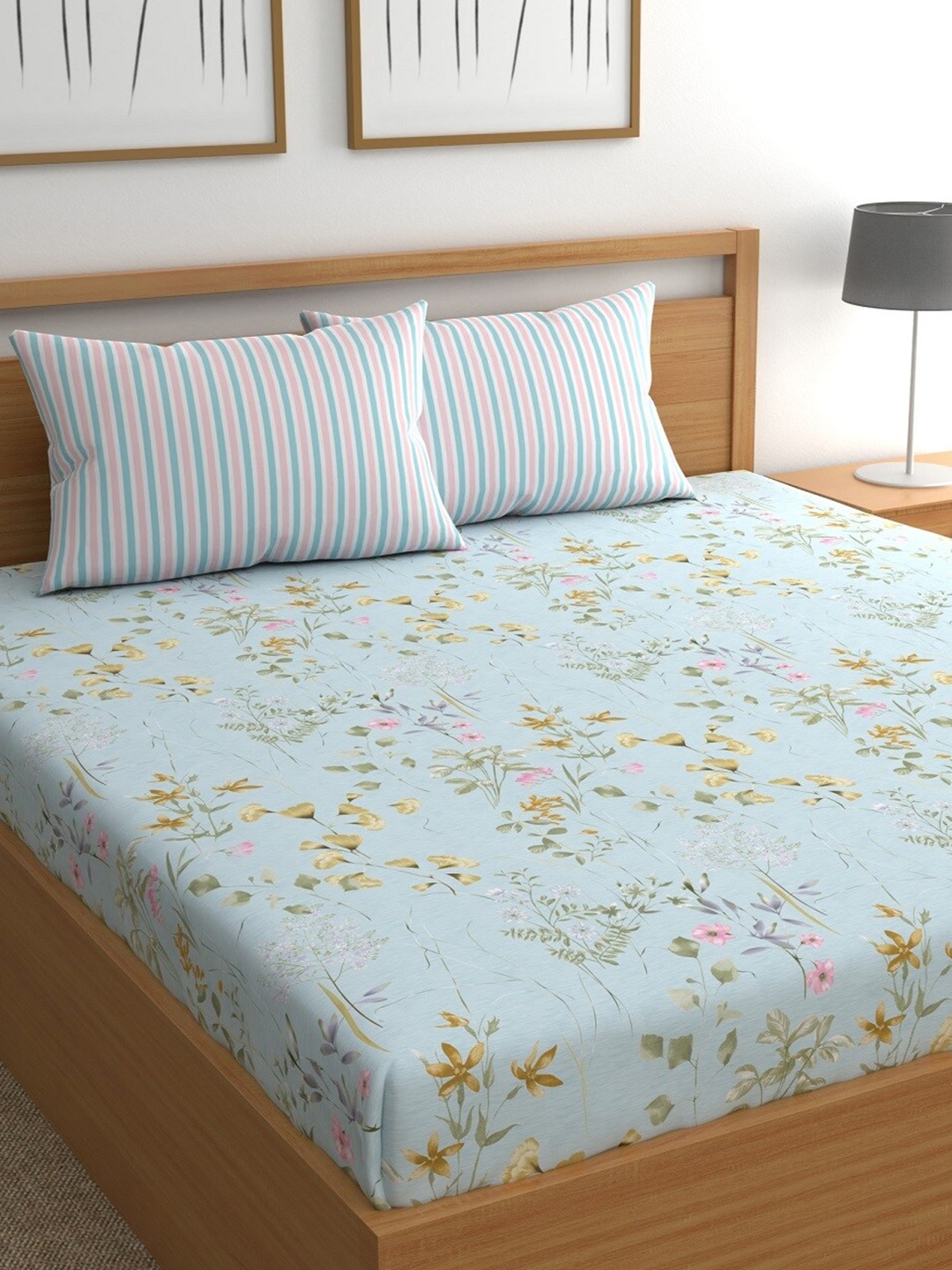 CHHAVI INDIA Blue & White Floral Ultra Soft 210 TC King Bedsheet with 2 Pillow Covers
CHHAVI INDIA Blue & White Floral Ultra Soft 210 TC King Bedsheet with 2 Pillow Covers