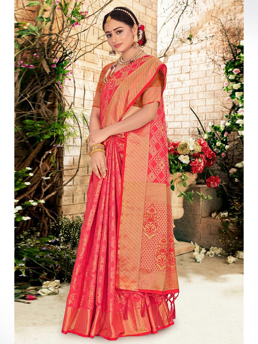 SANGAM PRINTS Woven Design Zari Silk Blend Patola Saree, Pink