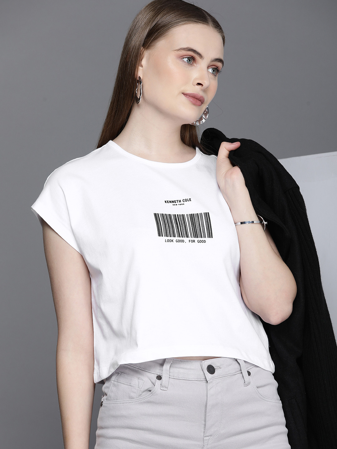 Kenneth Cole Voice Tee Women White Pure Cotton Extended Sleeves Applique Boxy T-shirt
Kenneth Cole Voice Tee Women White Pure Cotton Extended Sleeves Applique Boxy T-shirt